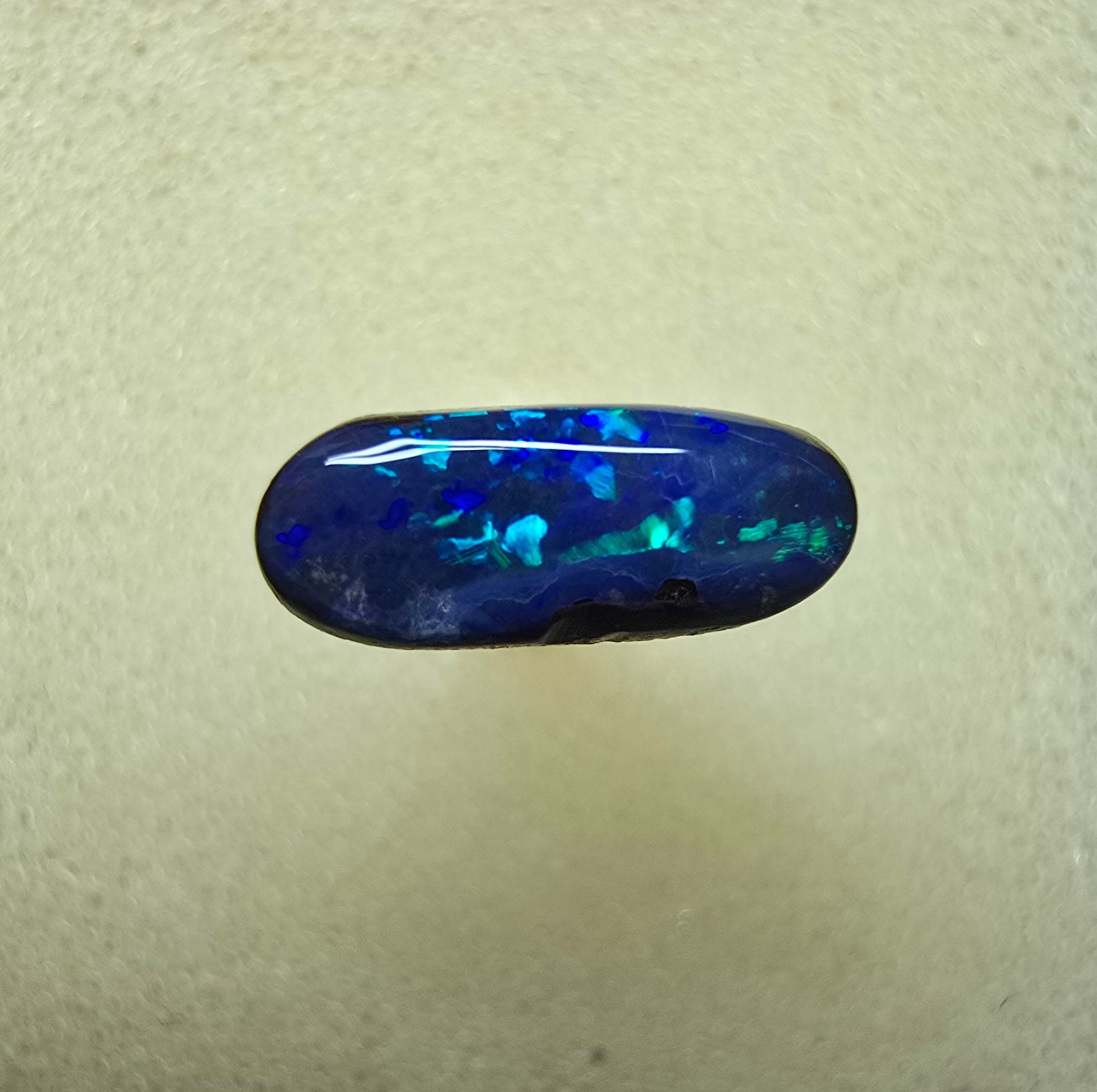 A812 - Long oval cut bright blue