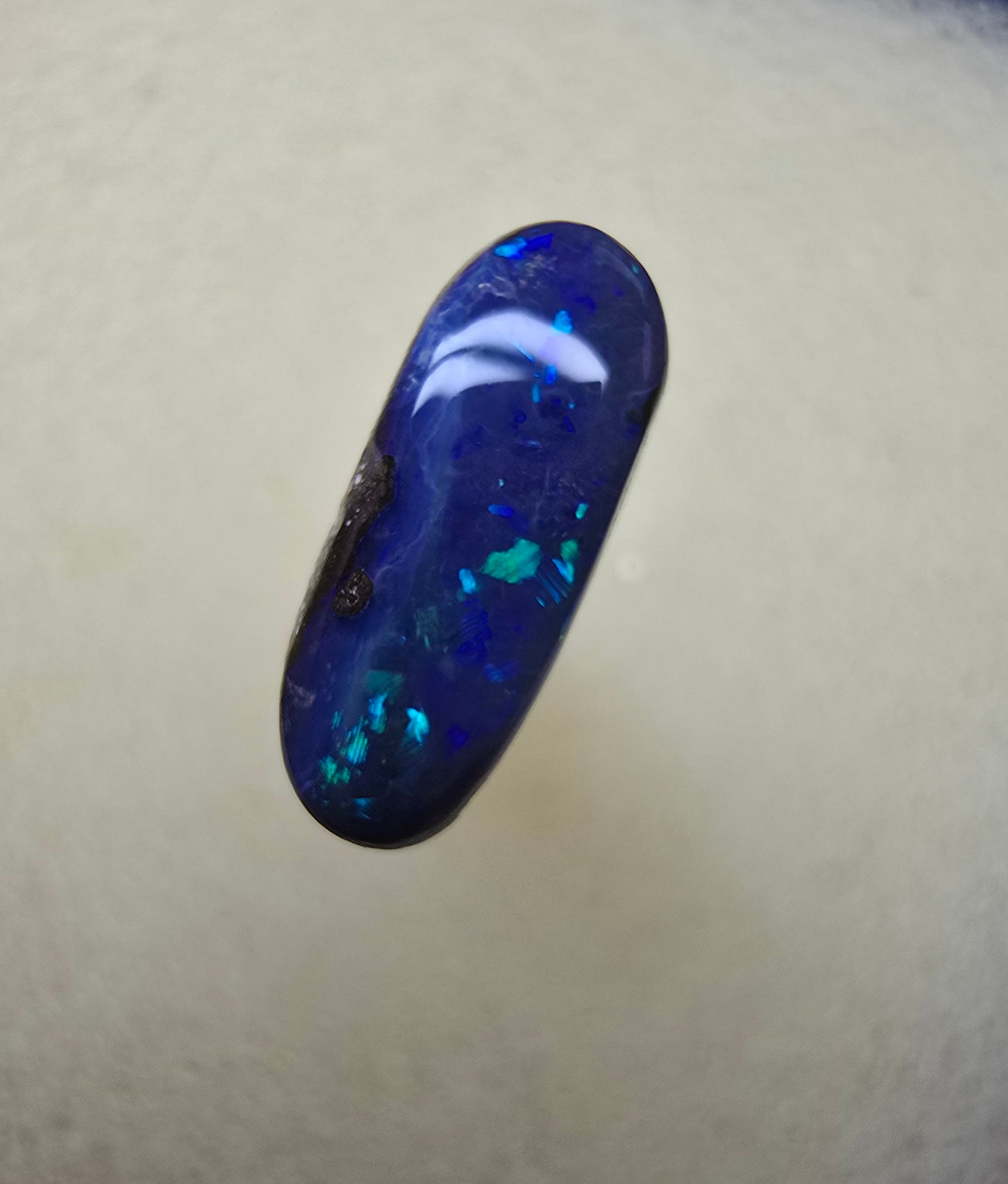 A812 - Long oval cut bright blue