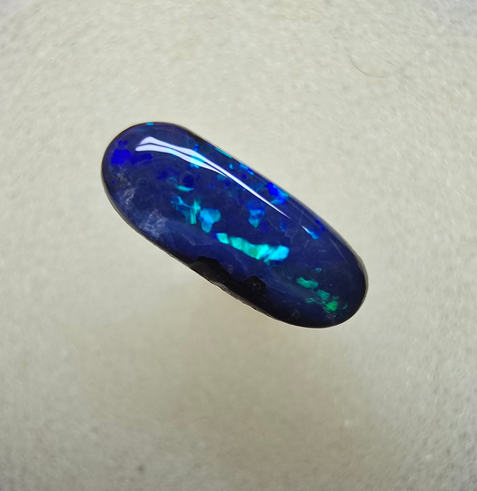 A812 - Long oval cut bright blue