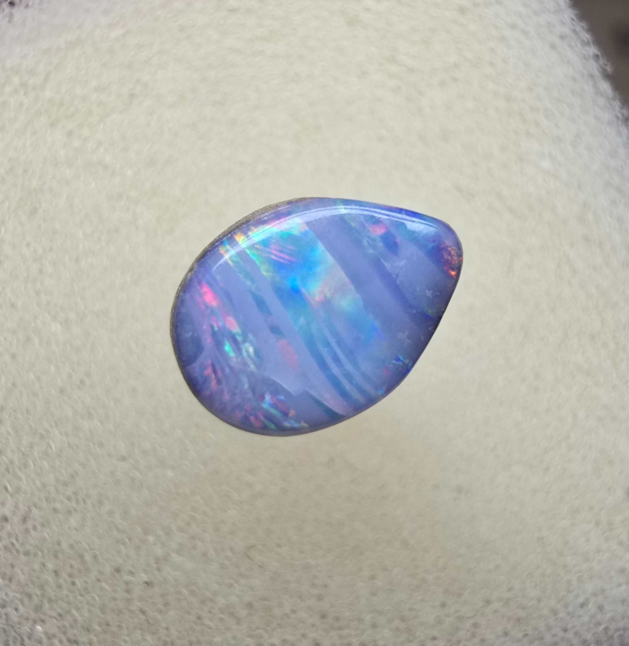 A818 - Pink blue drop cut beauty