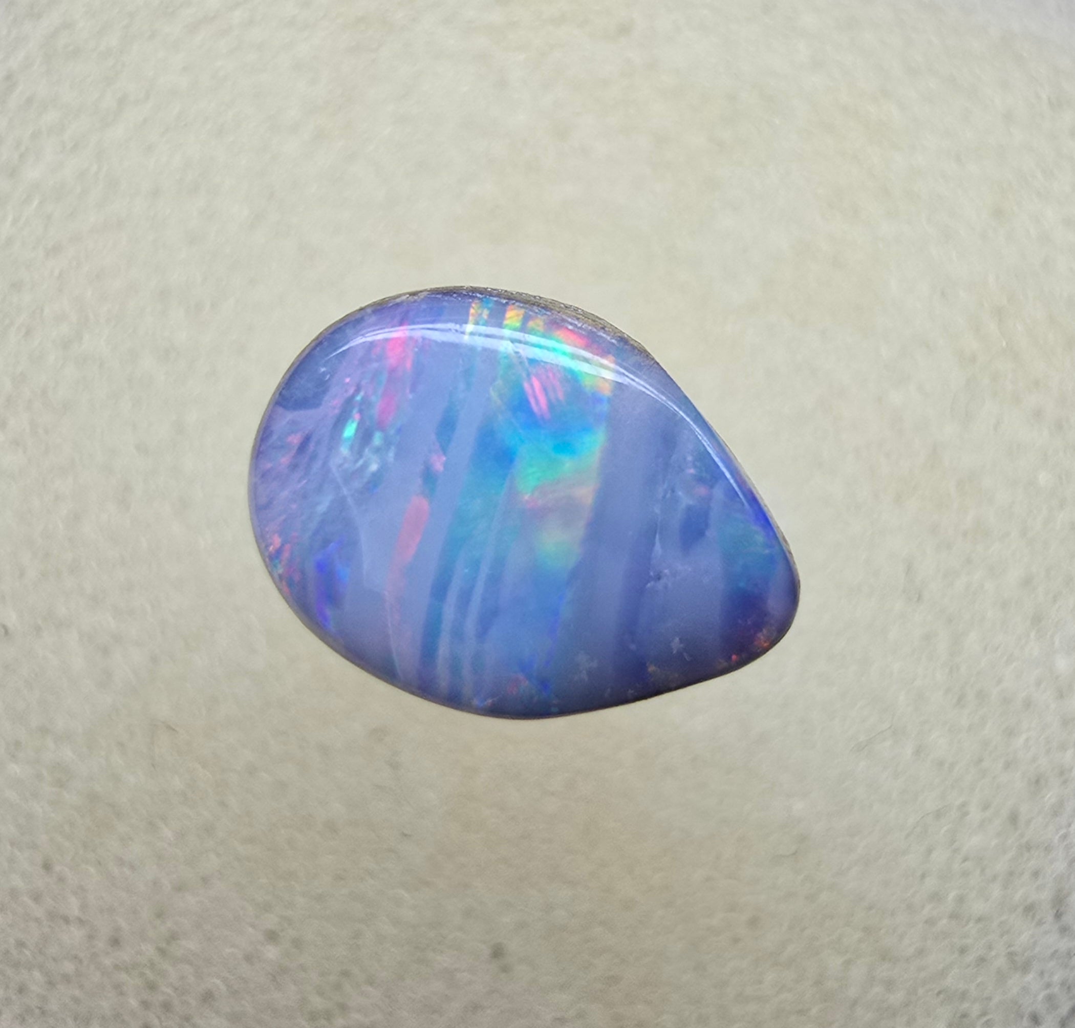 A818 - Pink blue drop cut beauty
