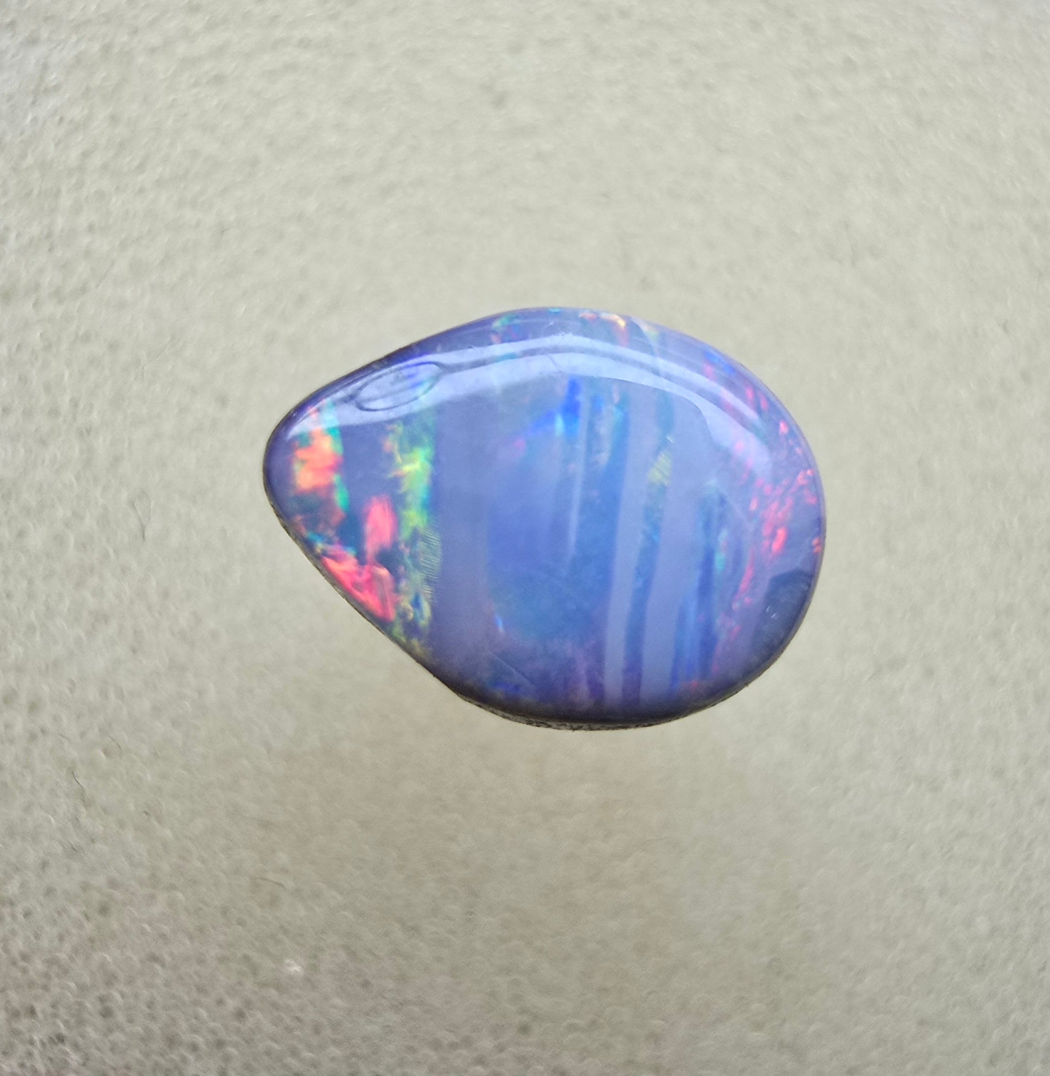 A818 - Pink blue drop cut beauty