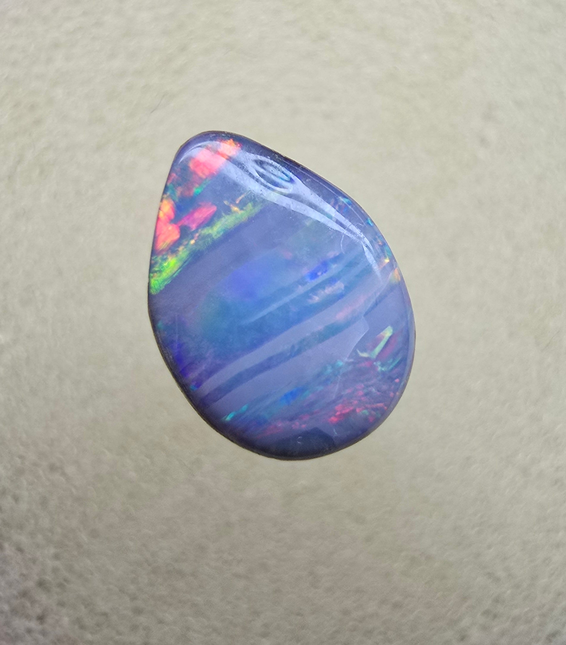A818 - Pink blue drop cut beauty