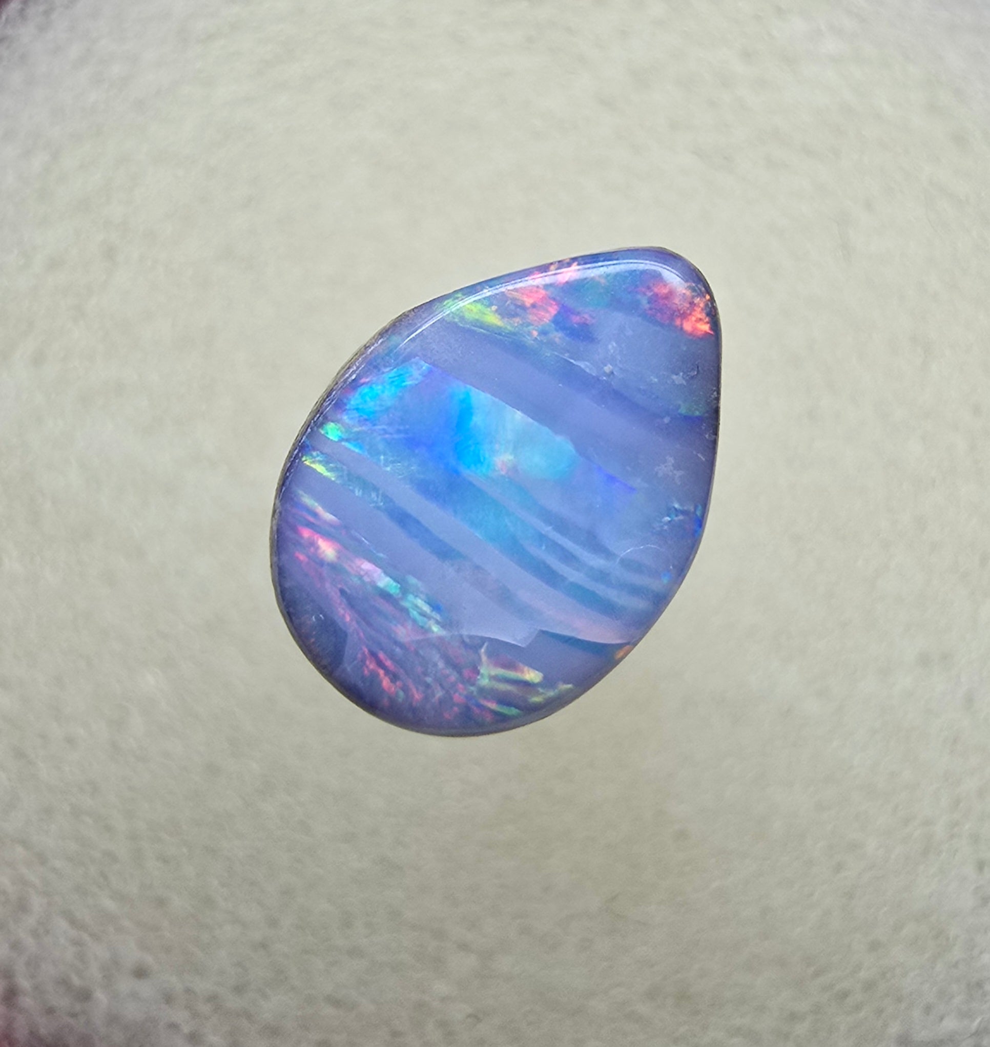 A818 - Pink blue drop cut beauty