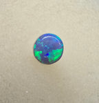 A825 - Small round cut flash