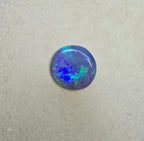 A825 - Small round cut flash