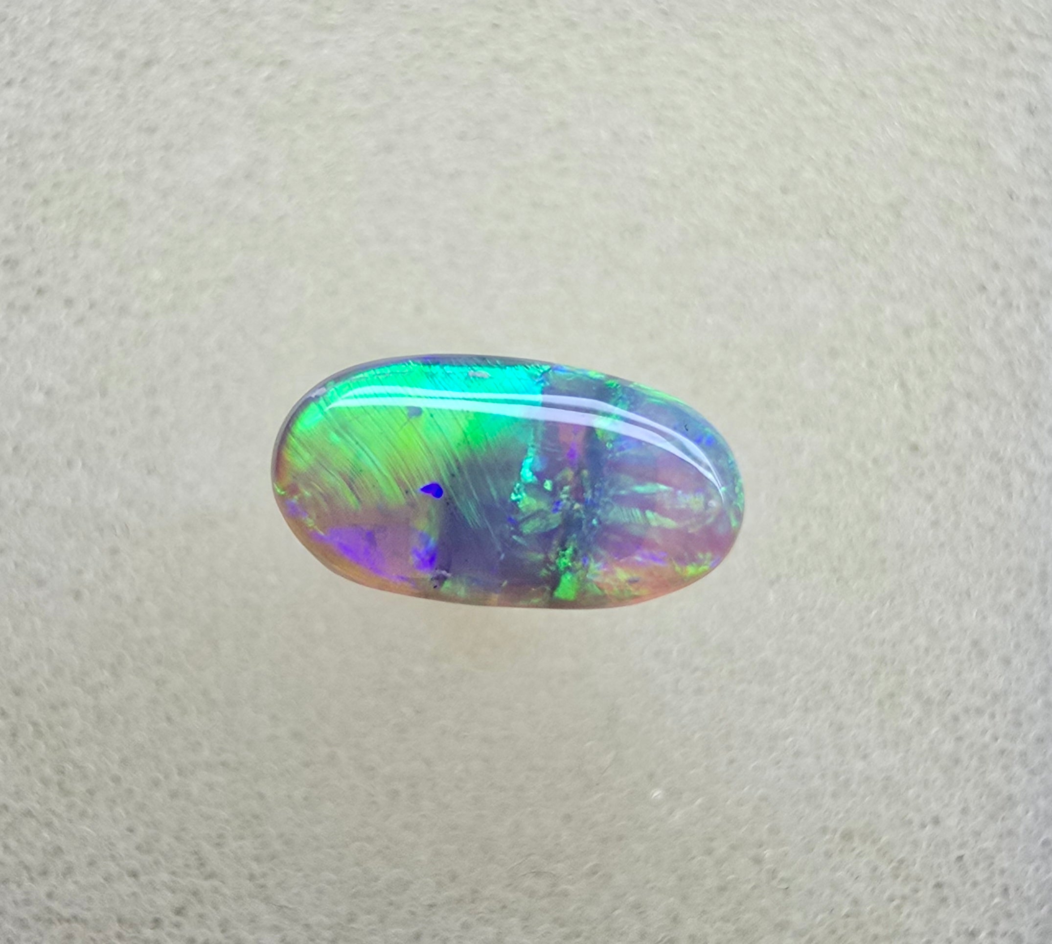 A842 - Bright dark crystal oval cut