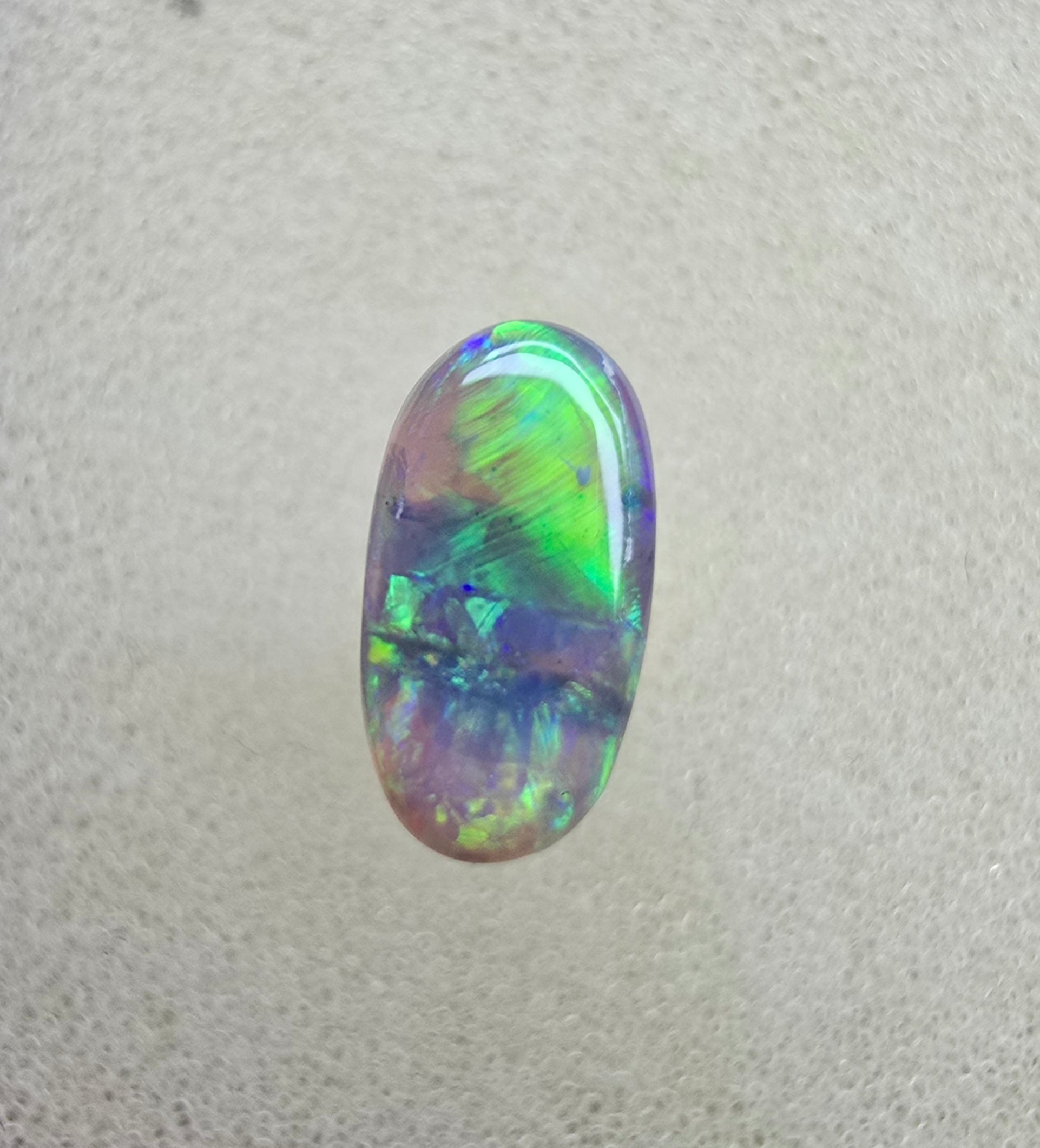 A842 - Bright dark crystal oval cut