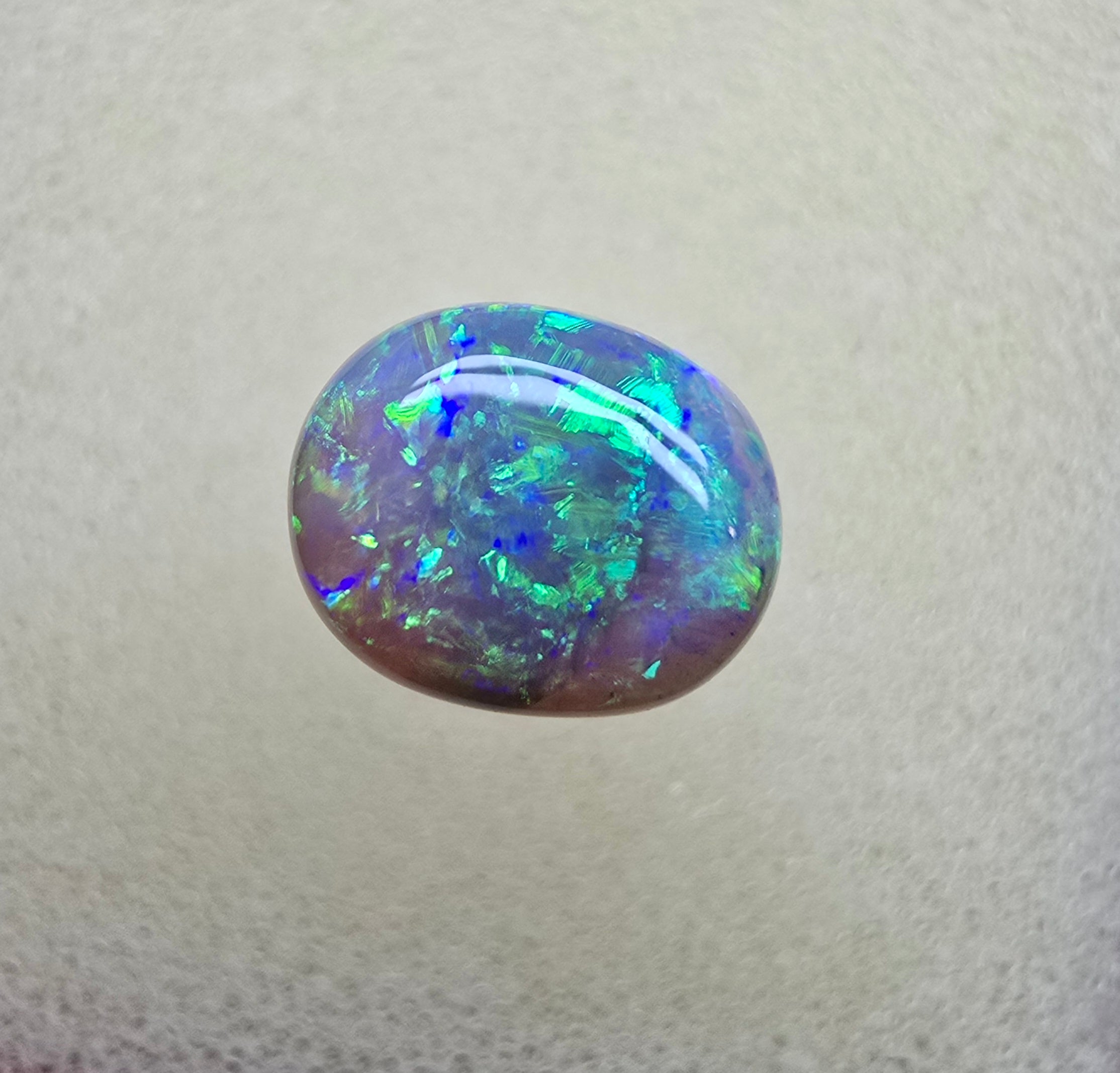 A846 - Brilliant, bright crystal opal