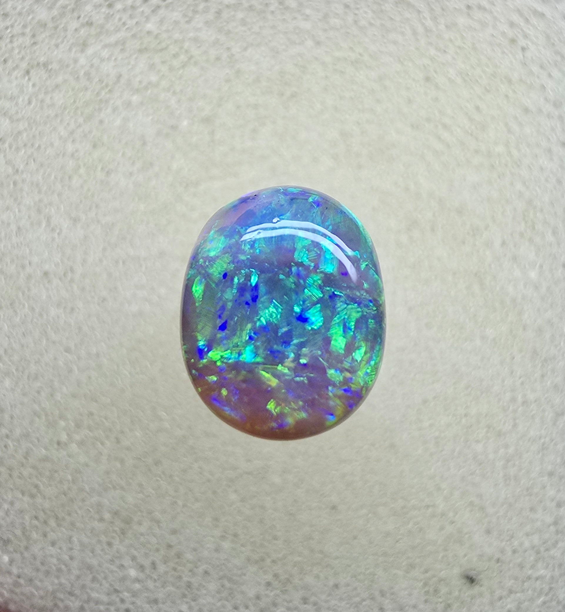 A846 - Brilliant, bright crystal opal