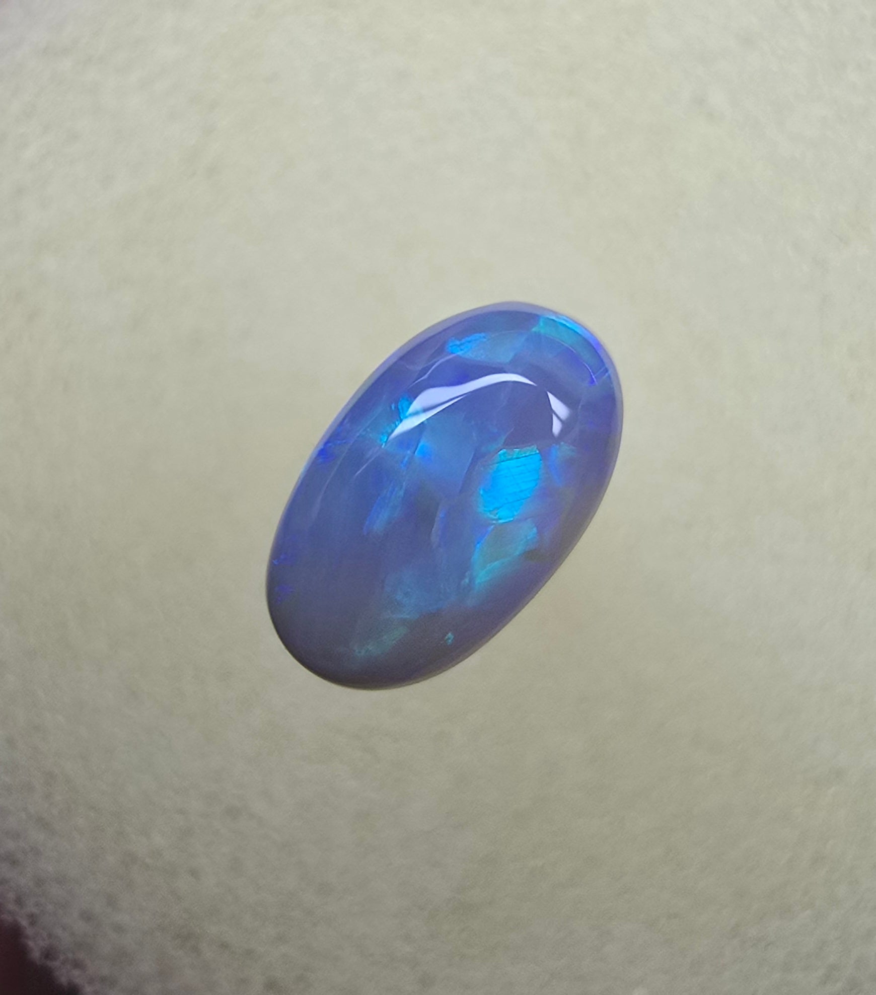 A849 - Lovely oval cut crystal opal