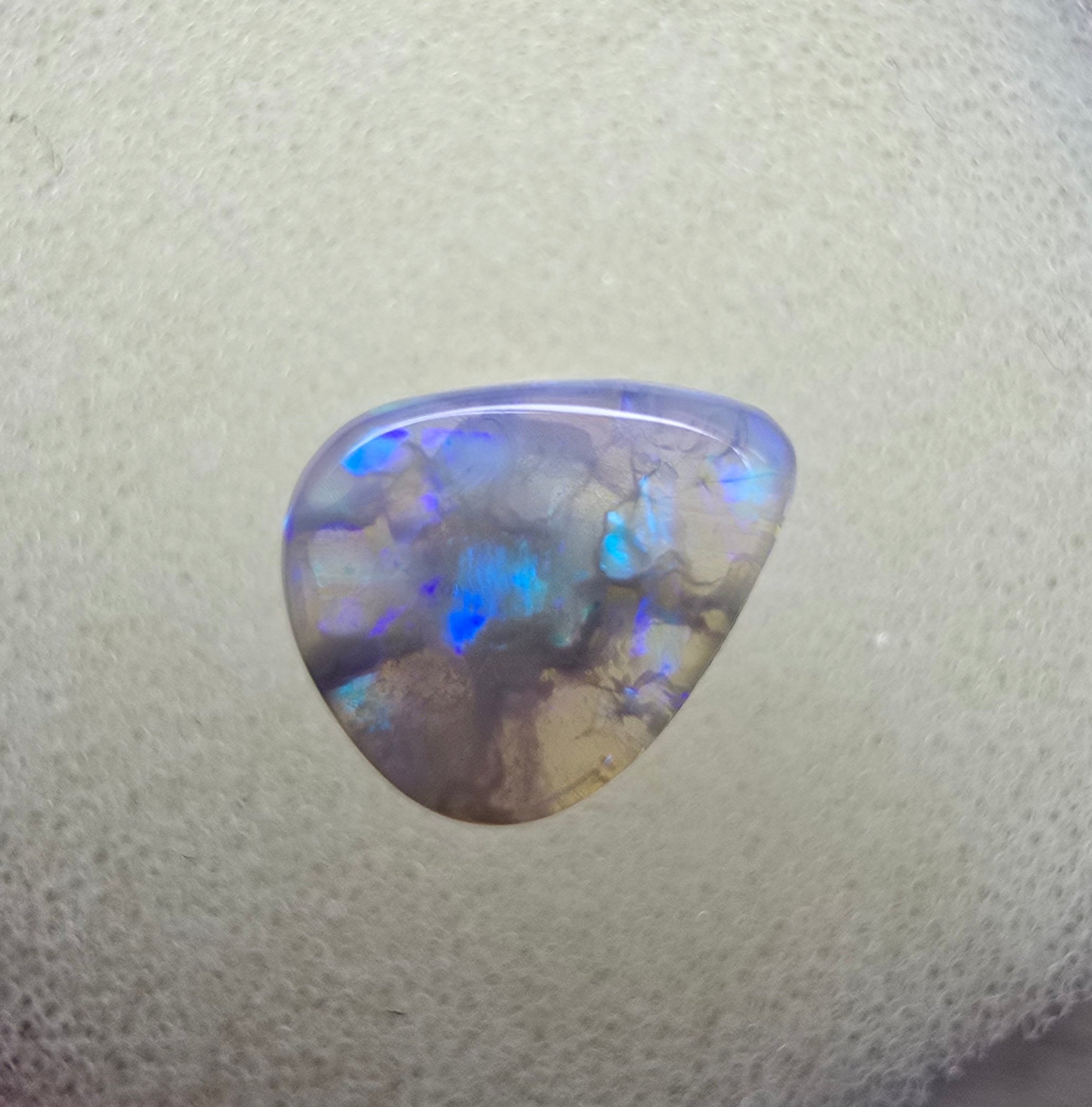 A854 - Crystal drop cut beauty