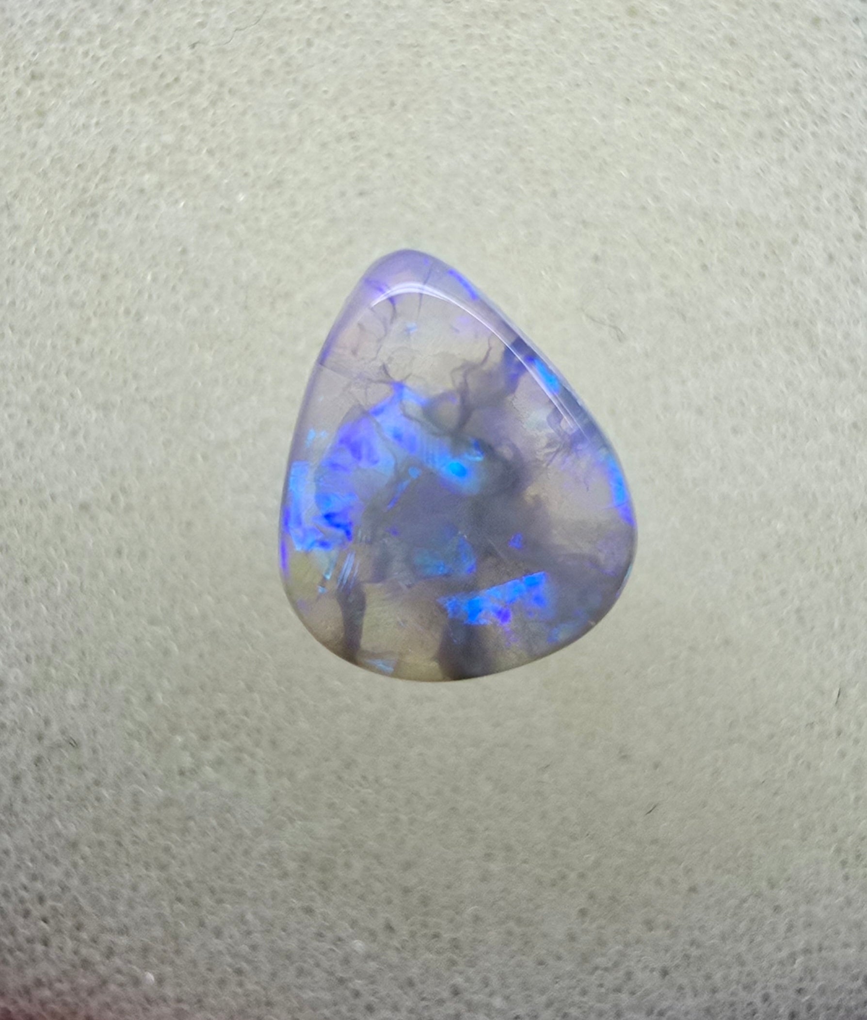 A854 - Crystal drop cut beauty