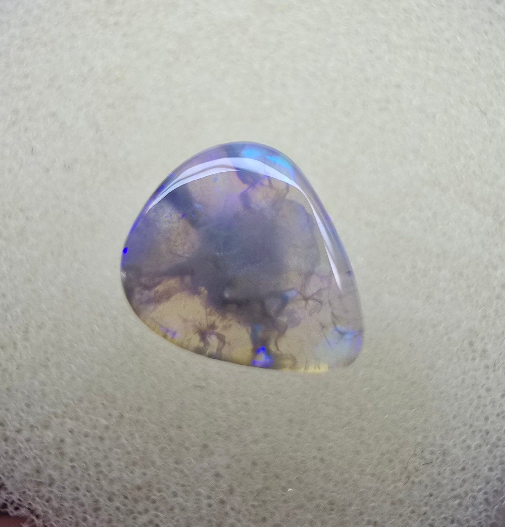 A854 - Crystal drop cut beauty