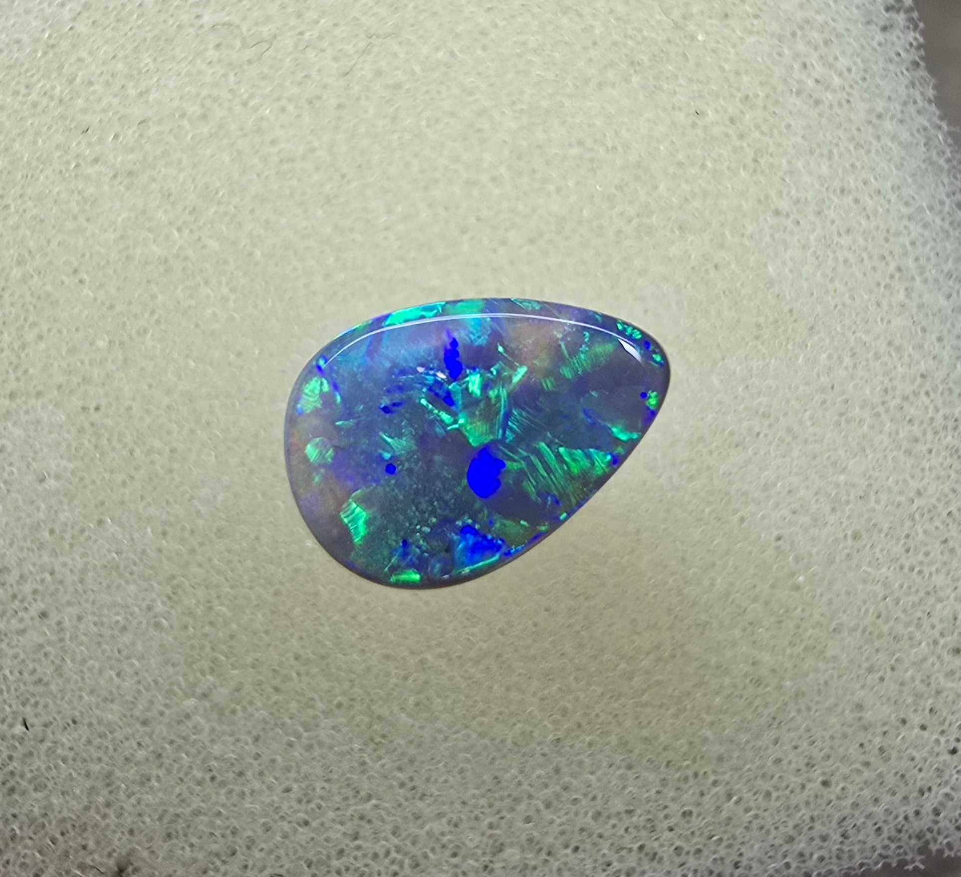 A861 - Bright and brilliant drop cut