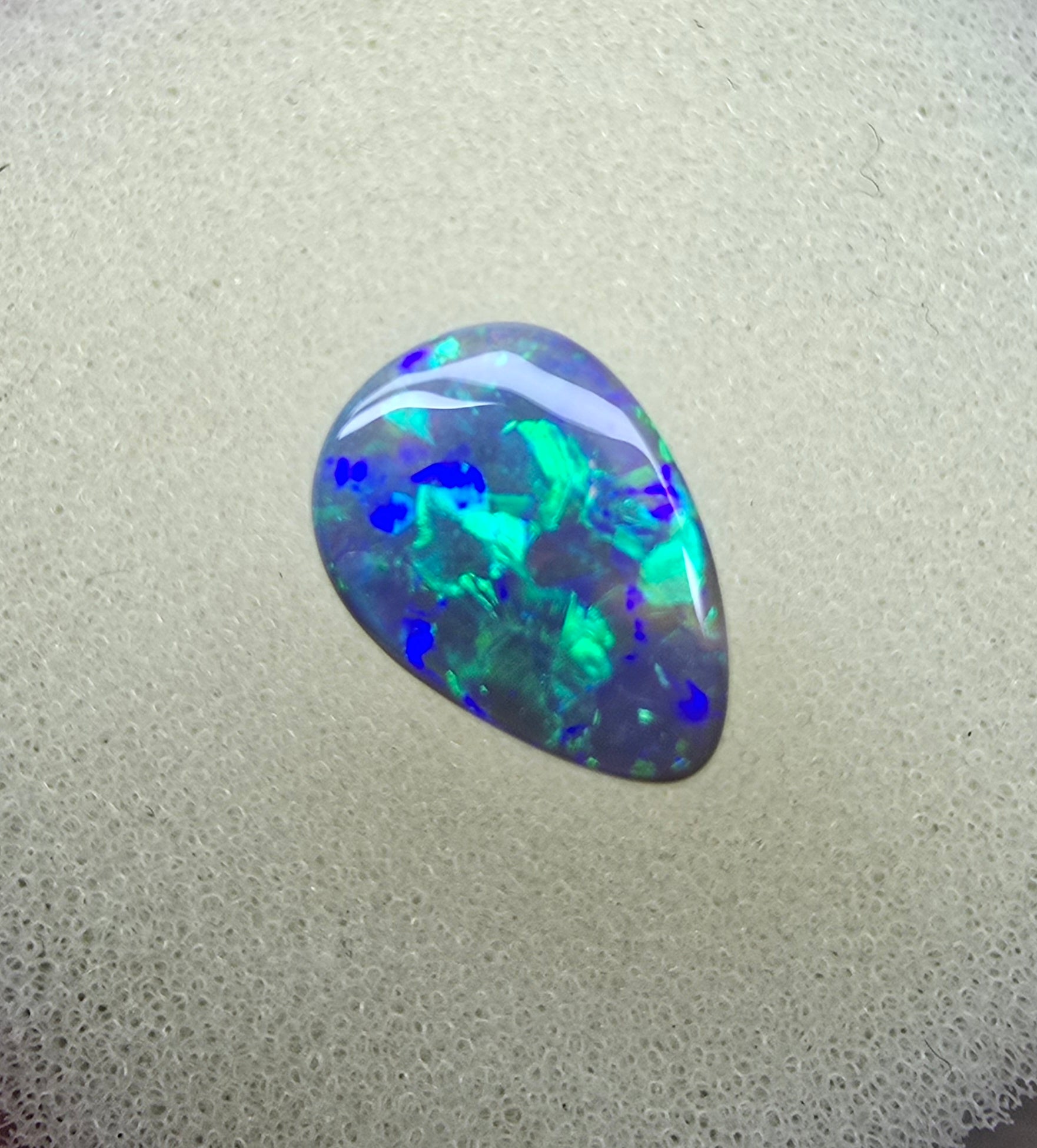 A861 - Bright and brilliant drop cut