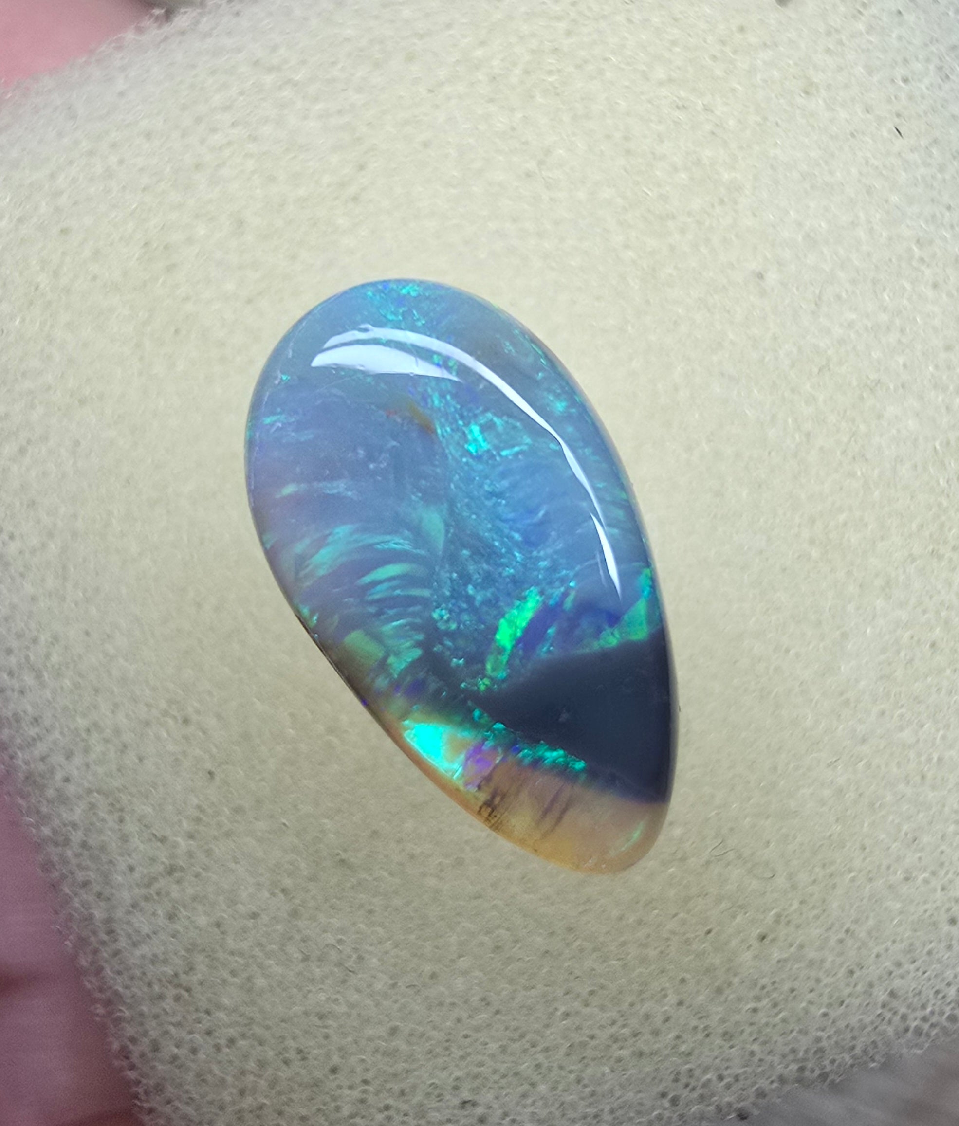 A862 - large glittery drop cut