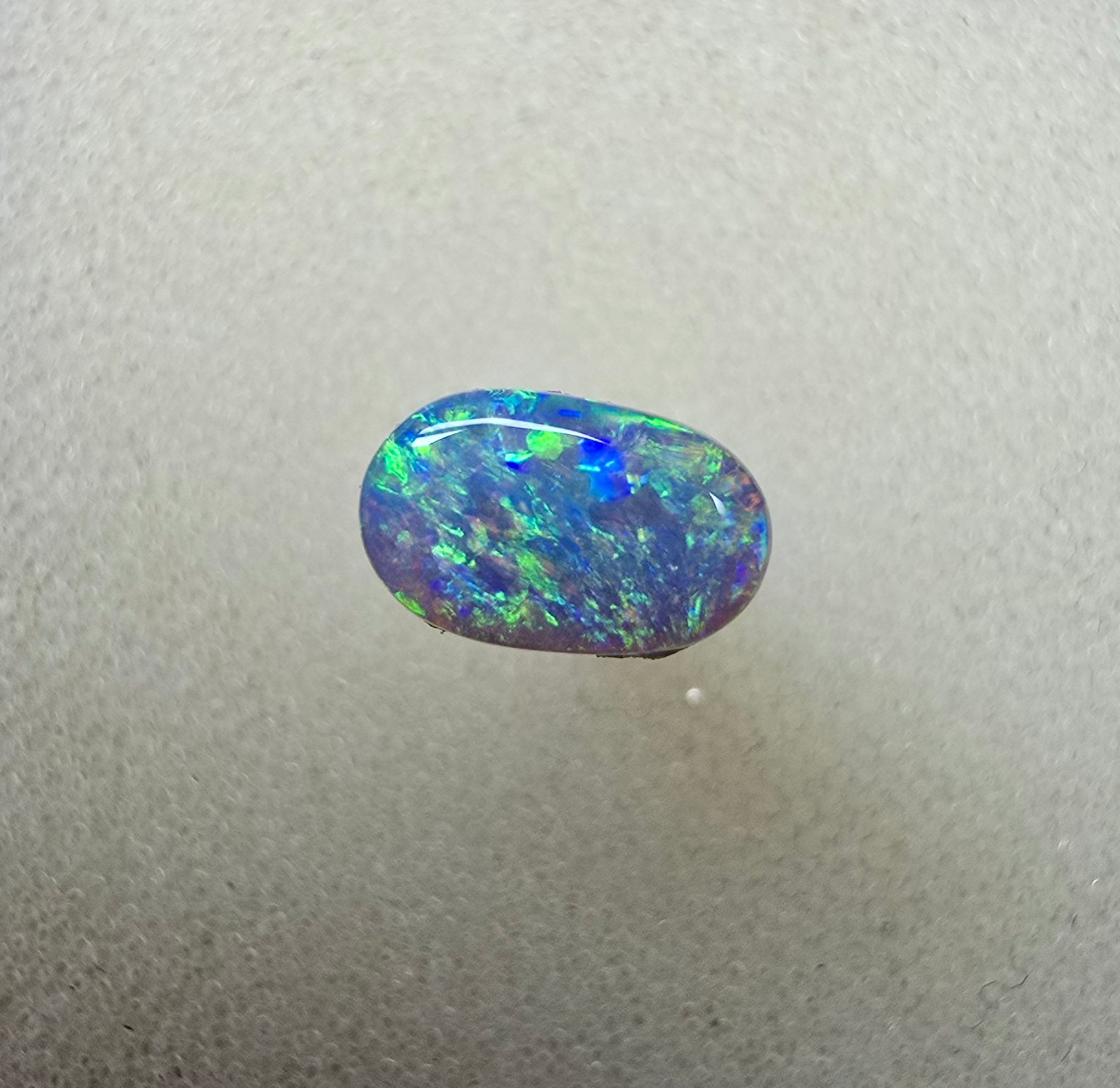 A863 - Stunning oval crystal opal