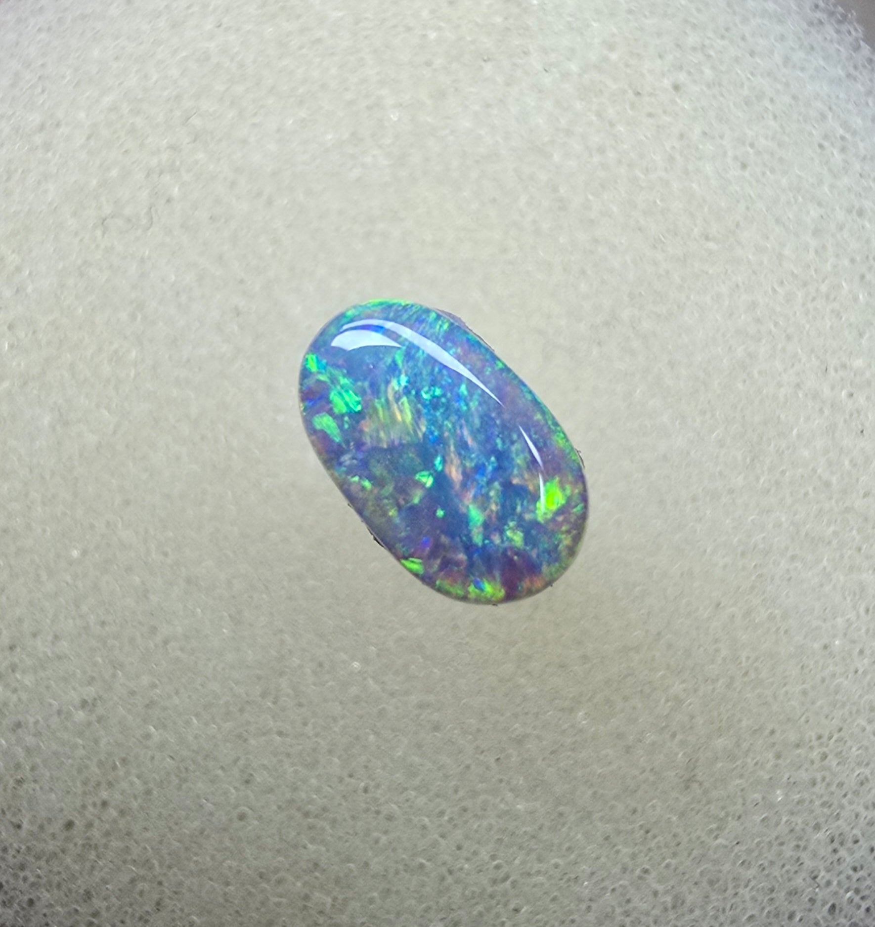A863 - Stunning oval crystal opal