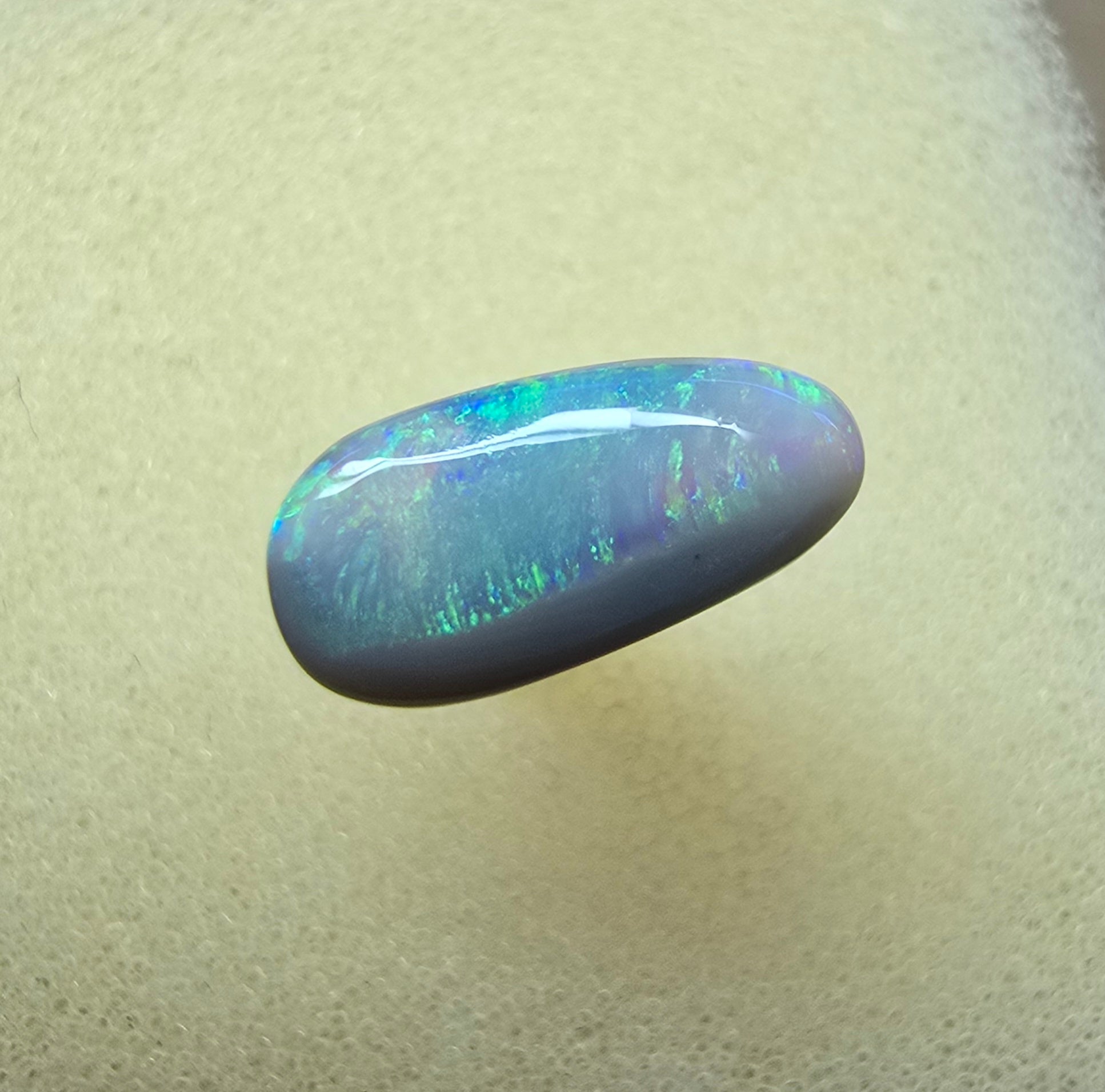 A872 - Drop cut dark opal