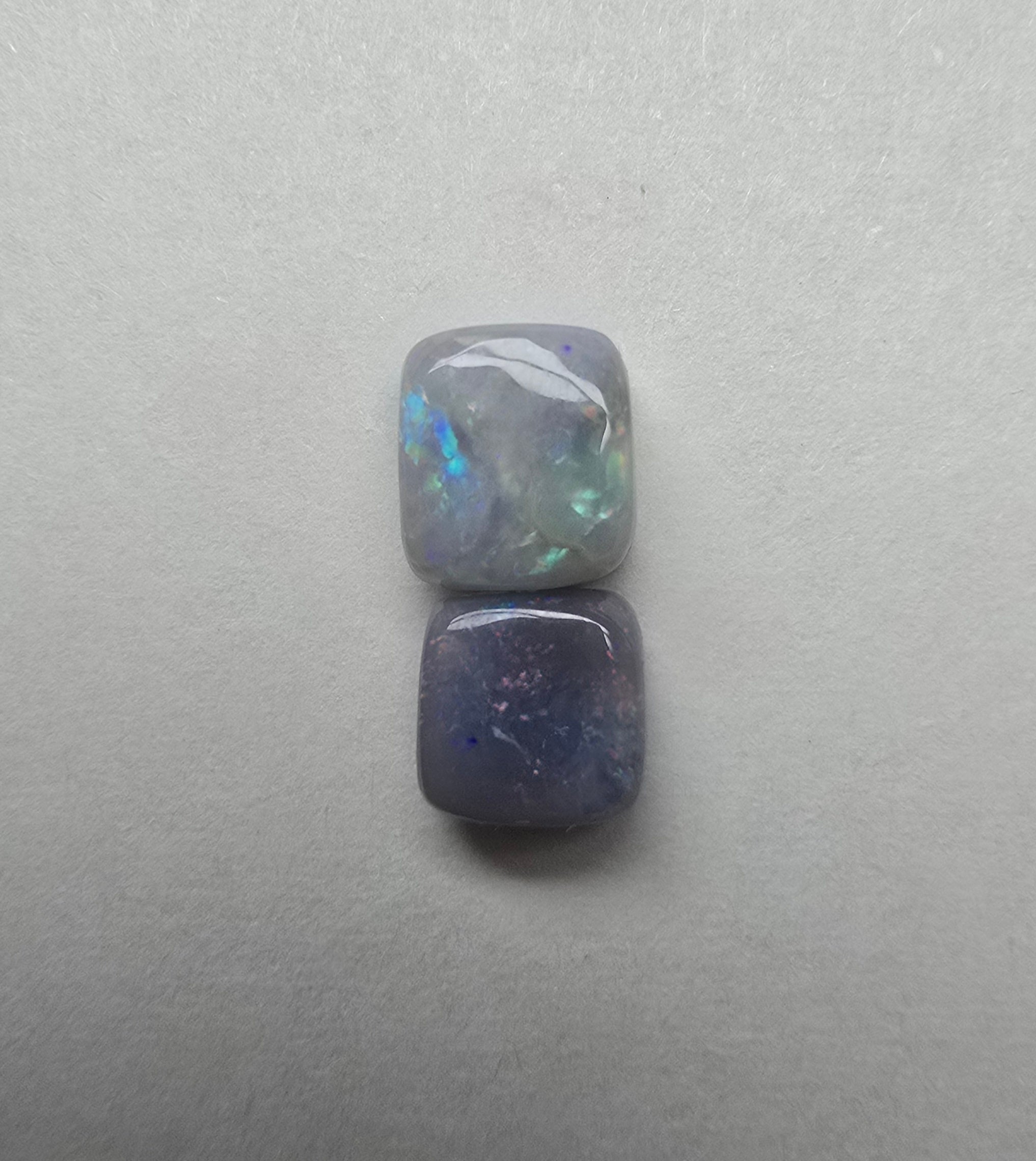 A881 - Cushion cut duo