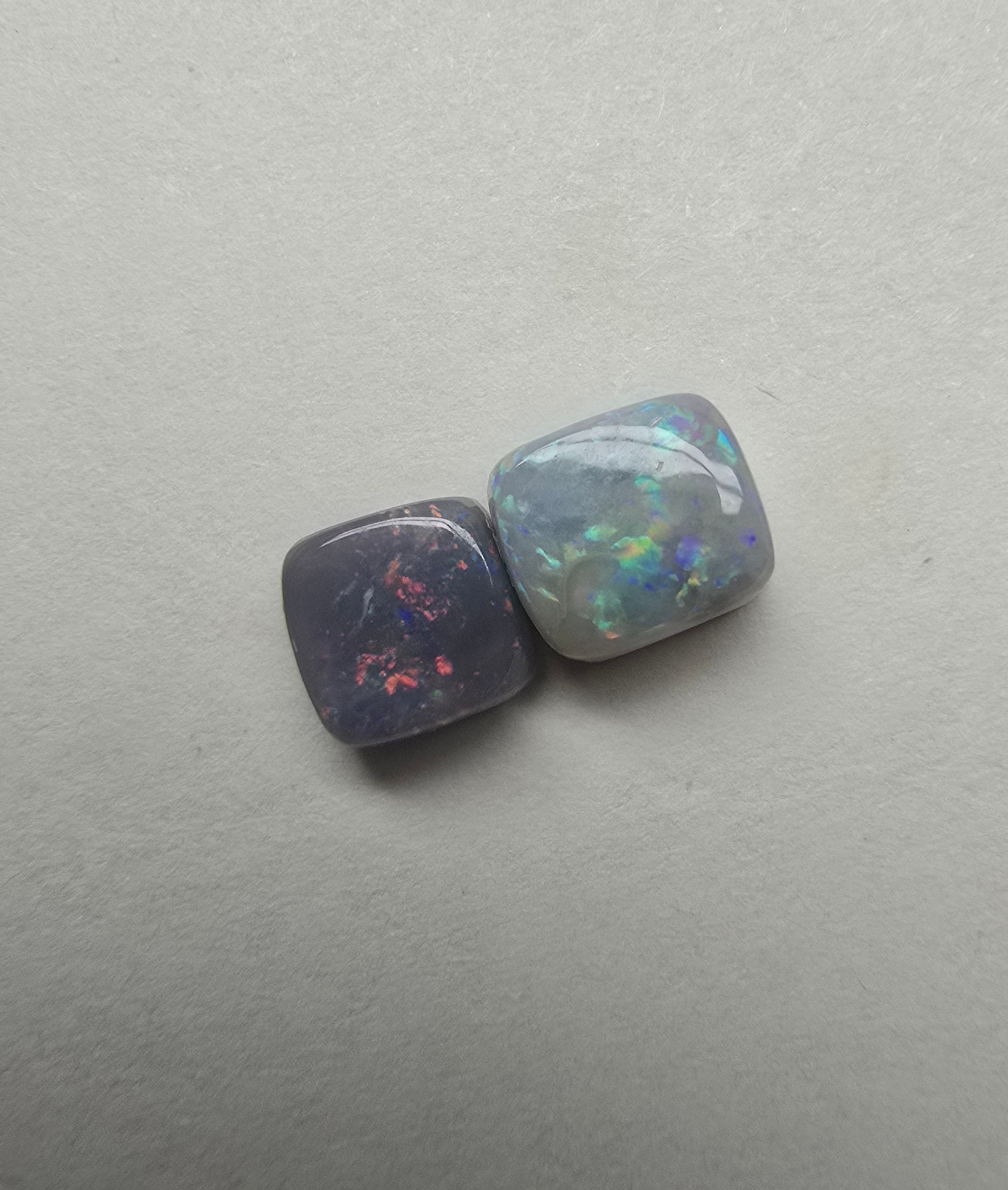 A881 - Cushion cut duo
