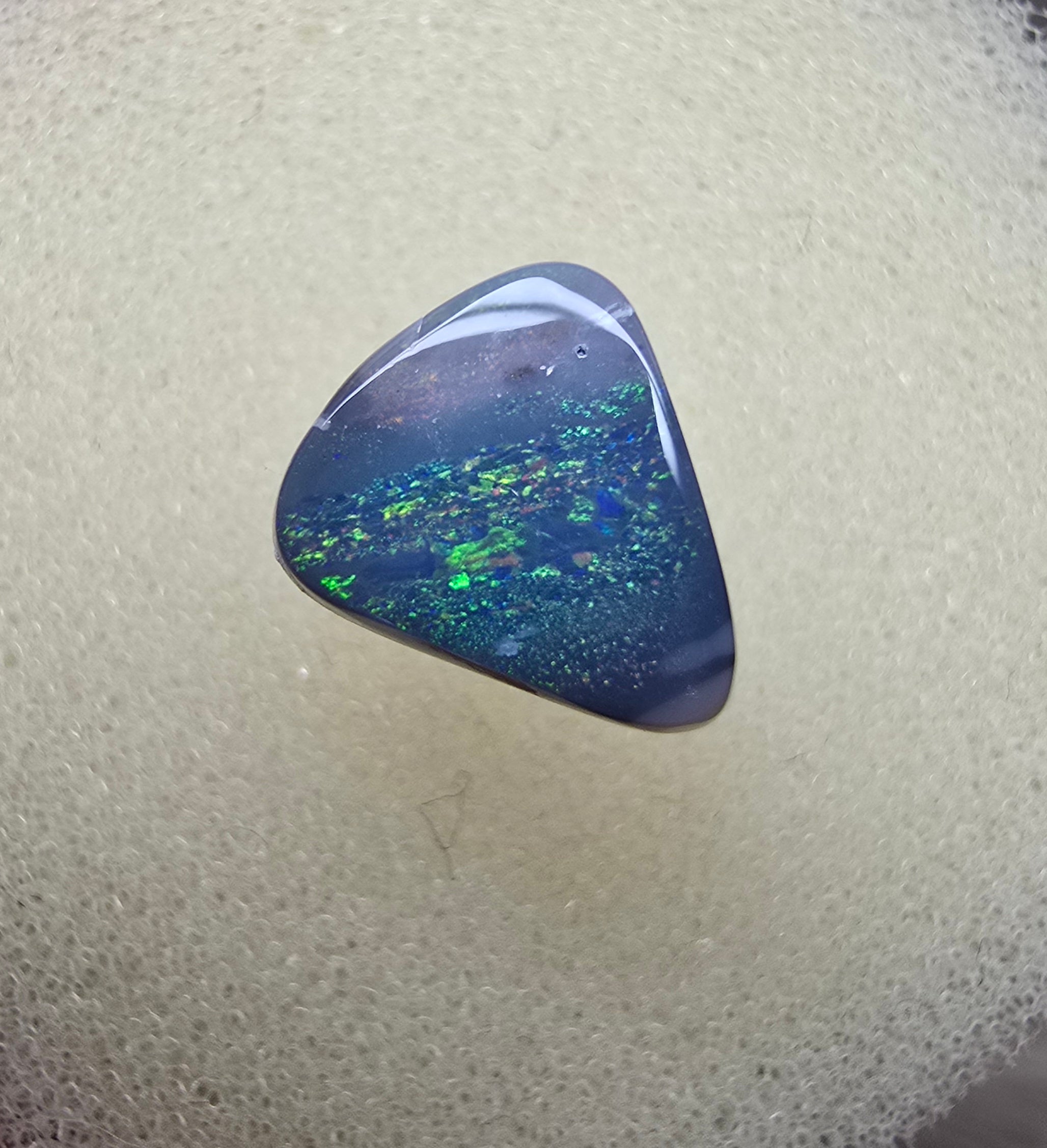 A884 - Sparkly drop cut
