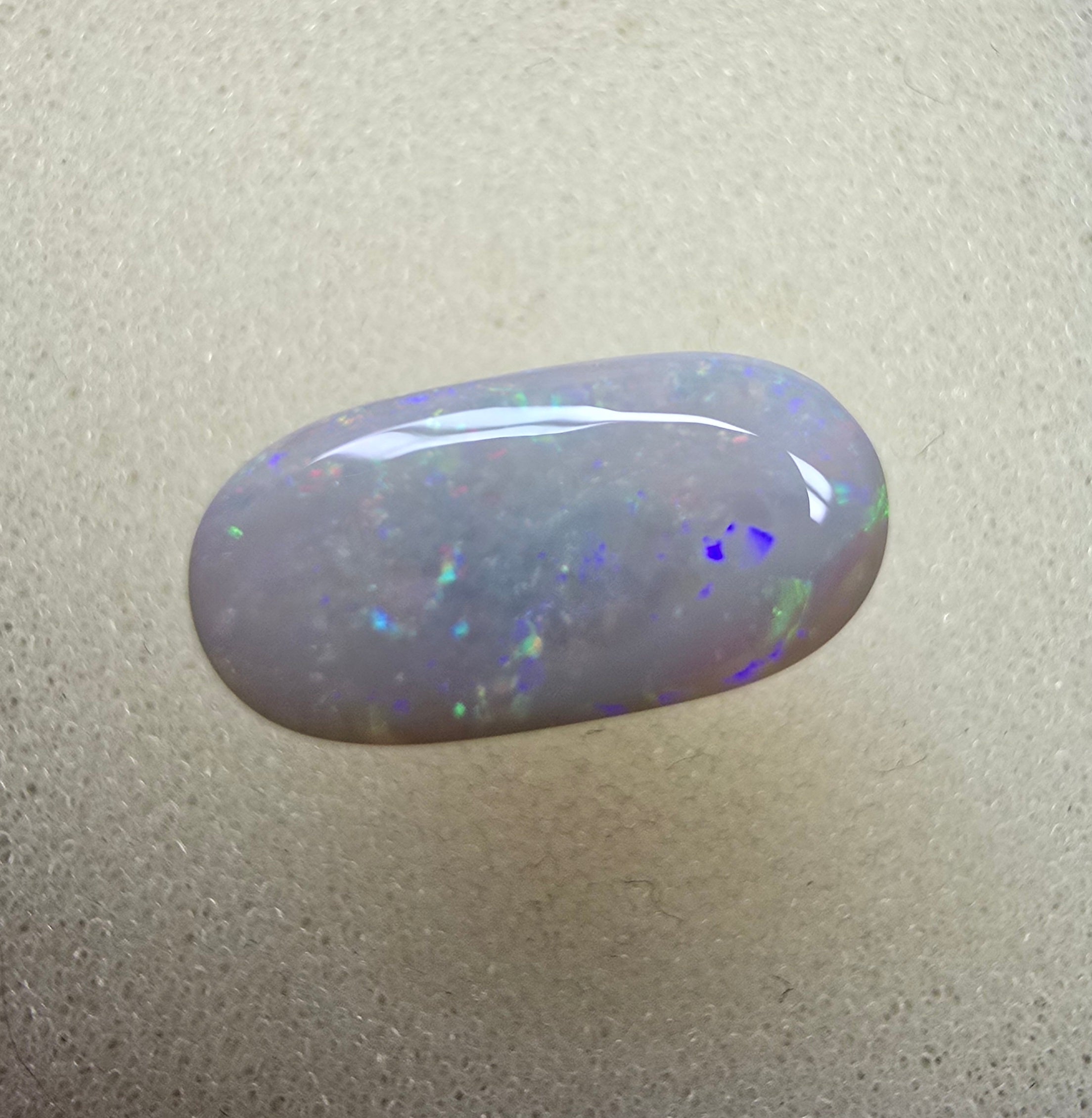 A886 - Large oval cut glitter