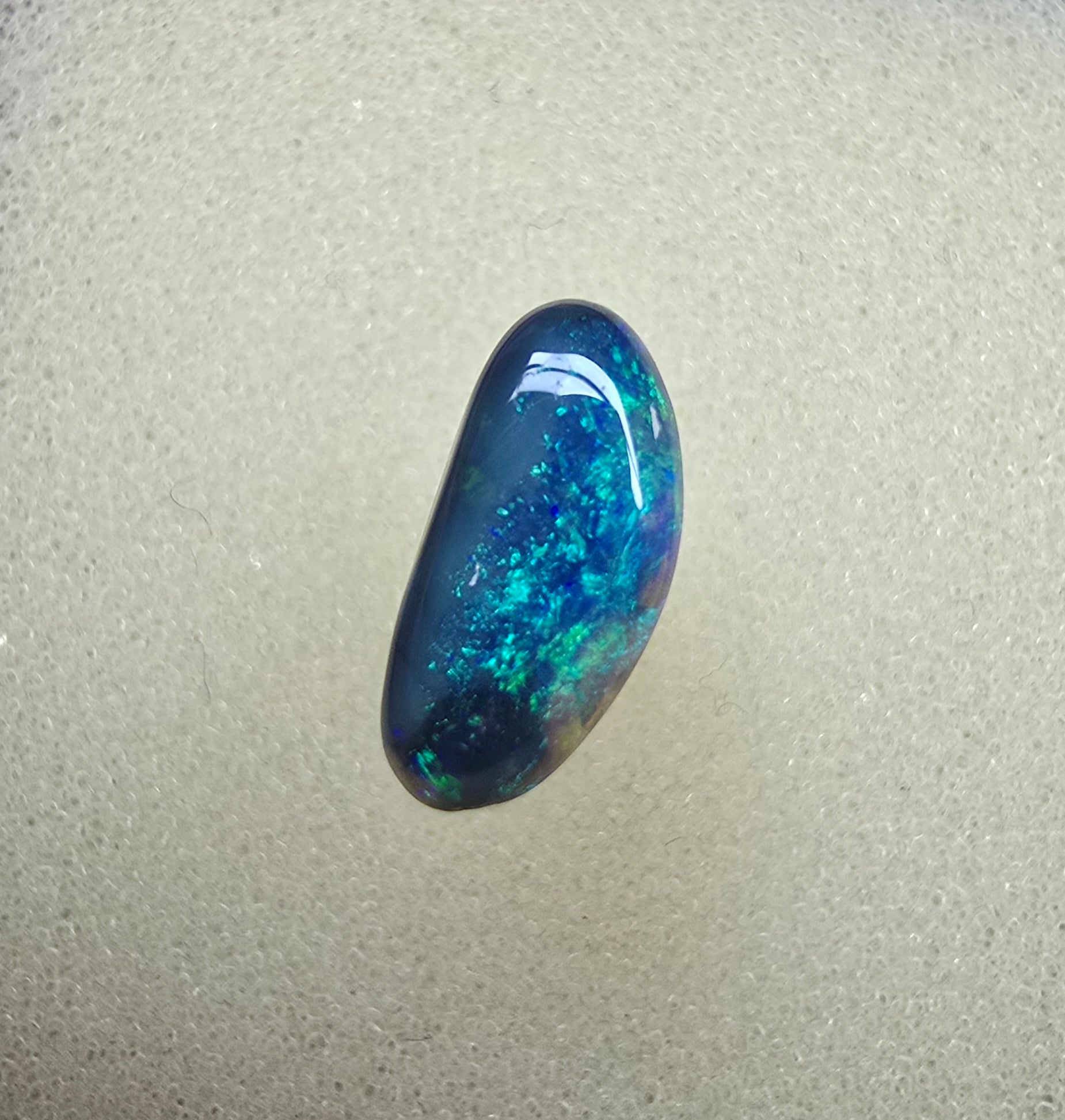 A887 - Freeform black opal