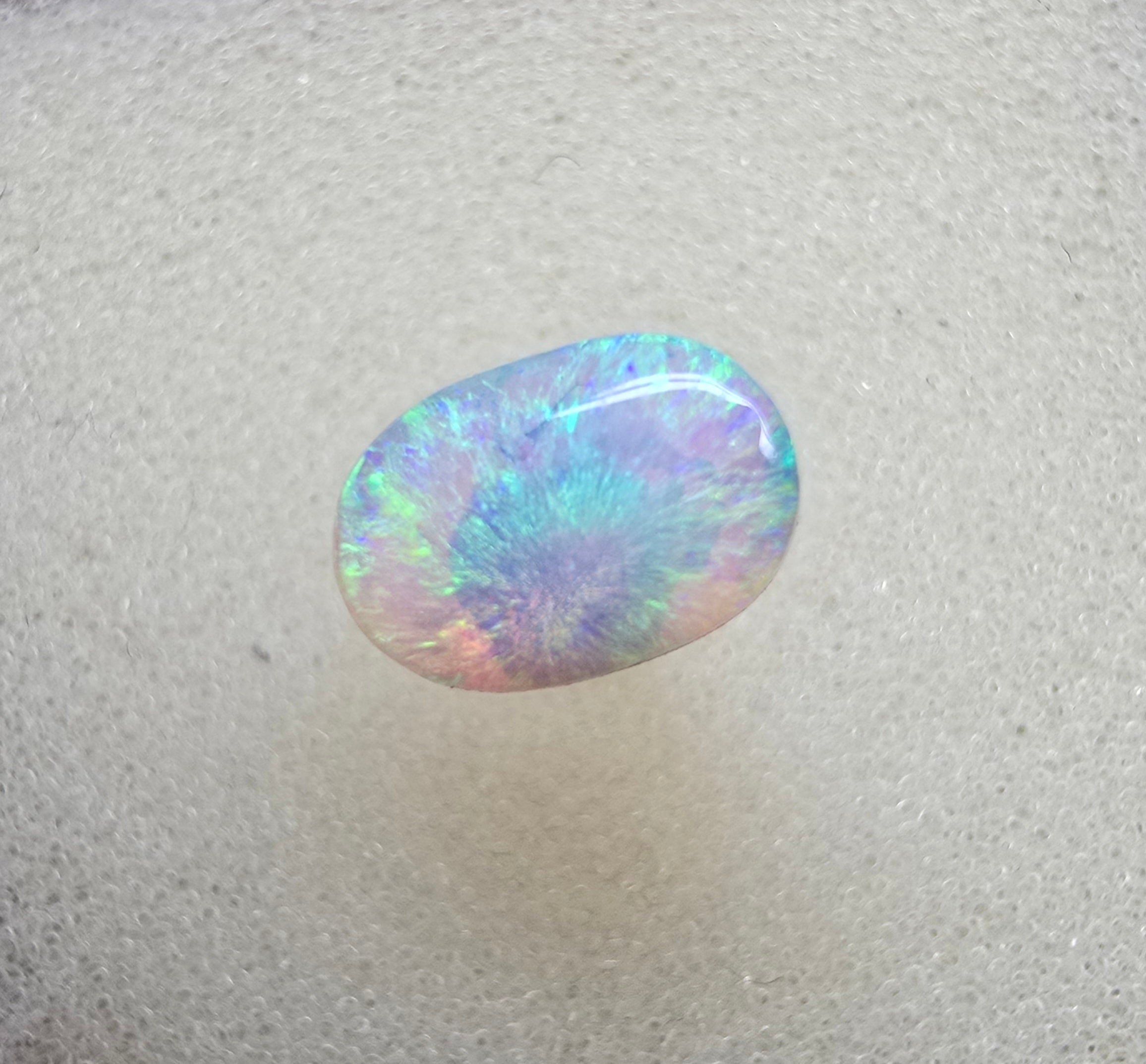A891 - Cats eye crystal opal