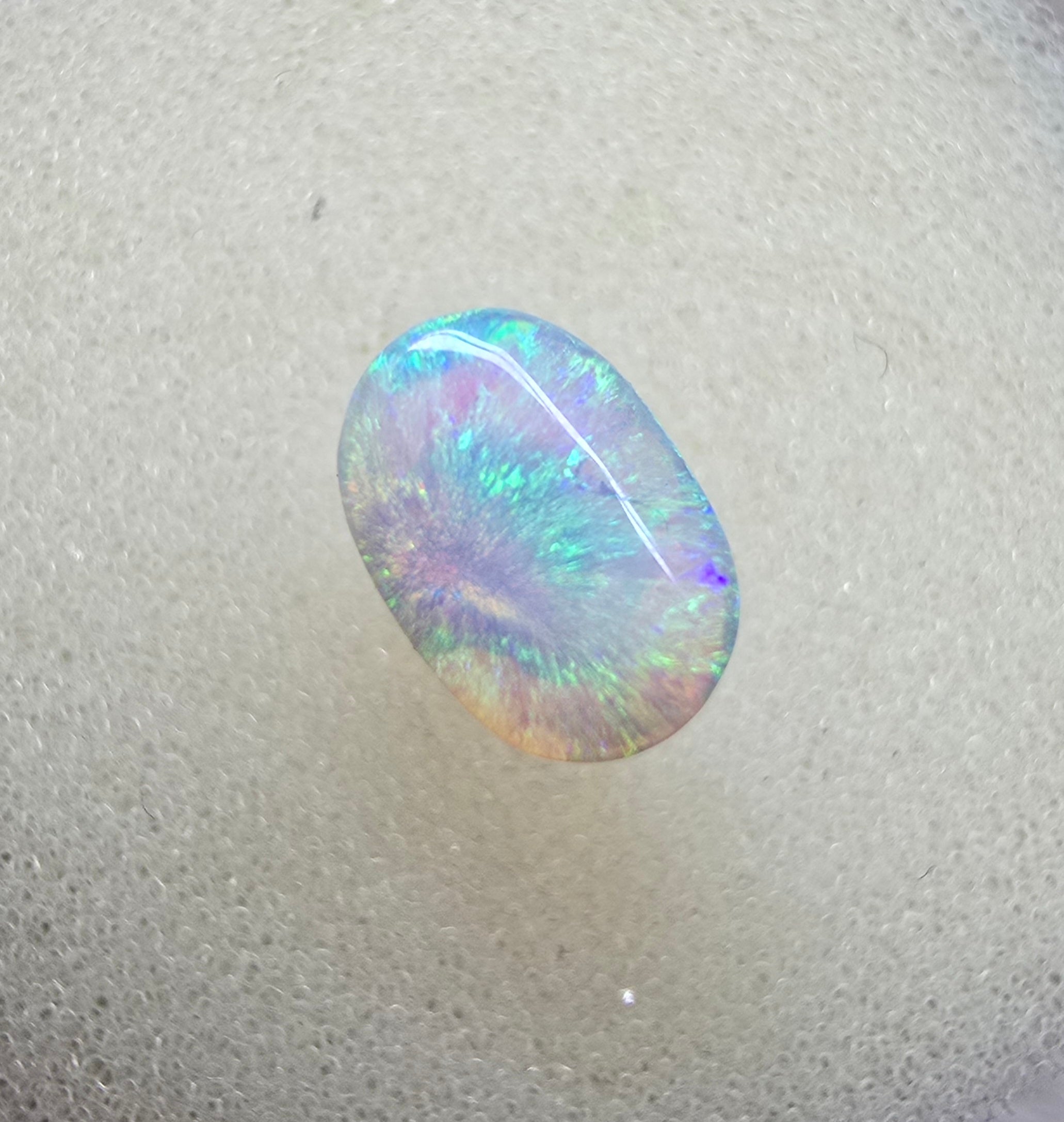 A891 - Cats eye crystal opal