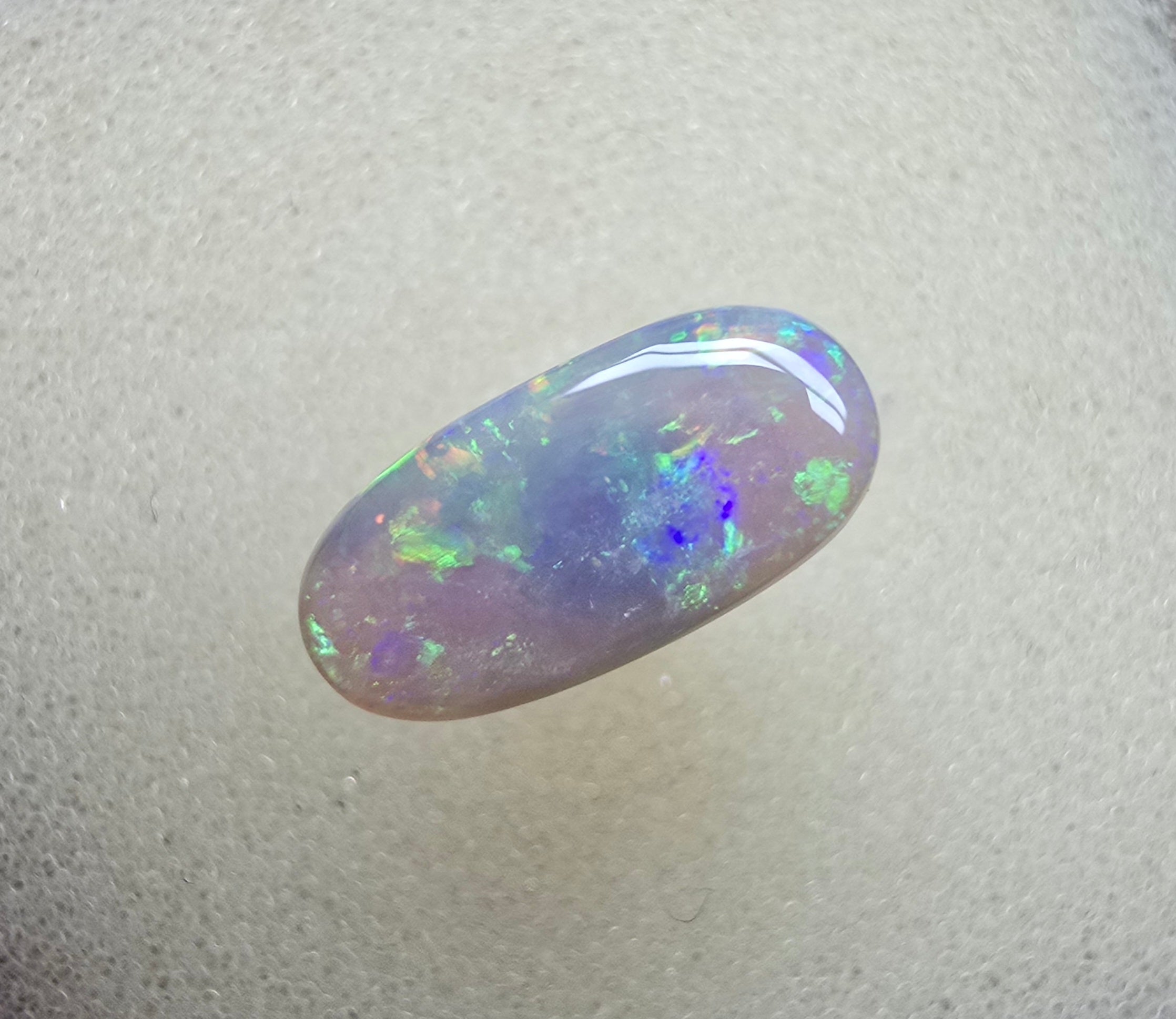 A892 - Dark glittery crystal opal