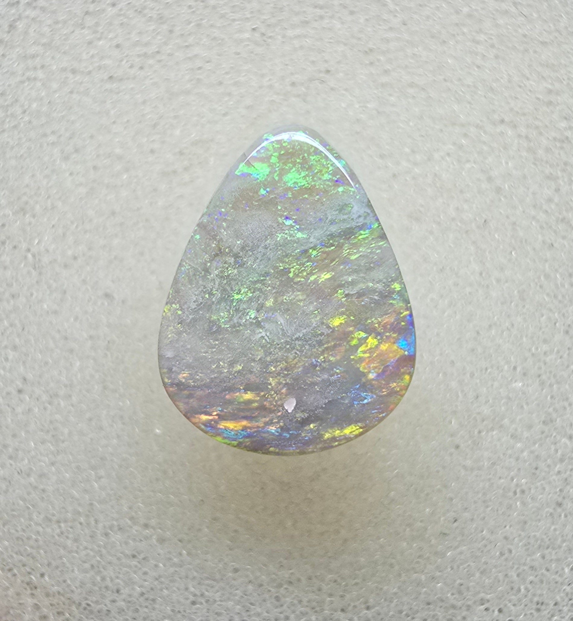 A896 - Dark drop cut beauty