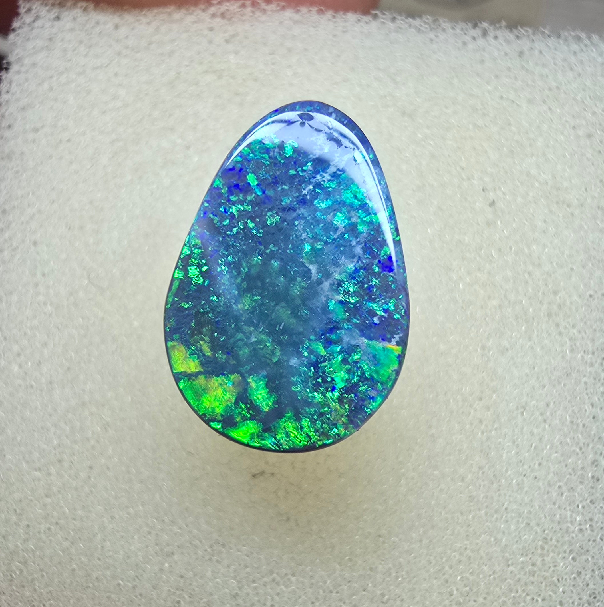 A897 - Strong large drop cut black opal