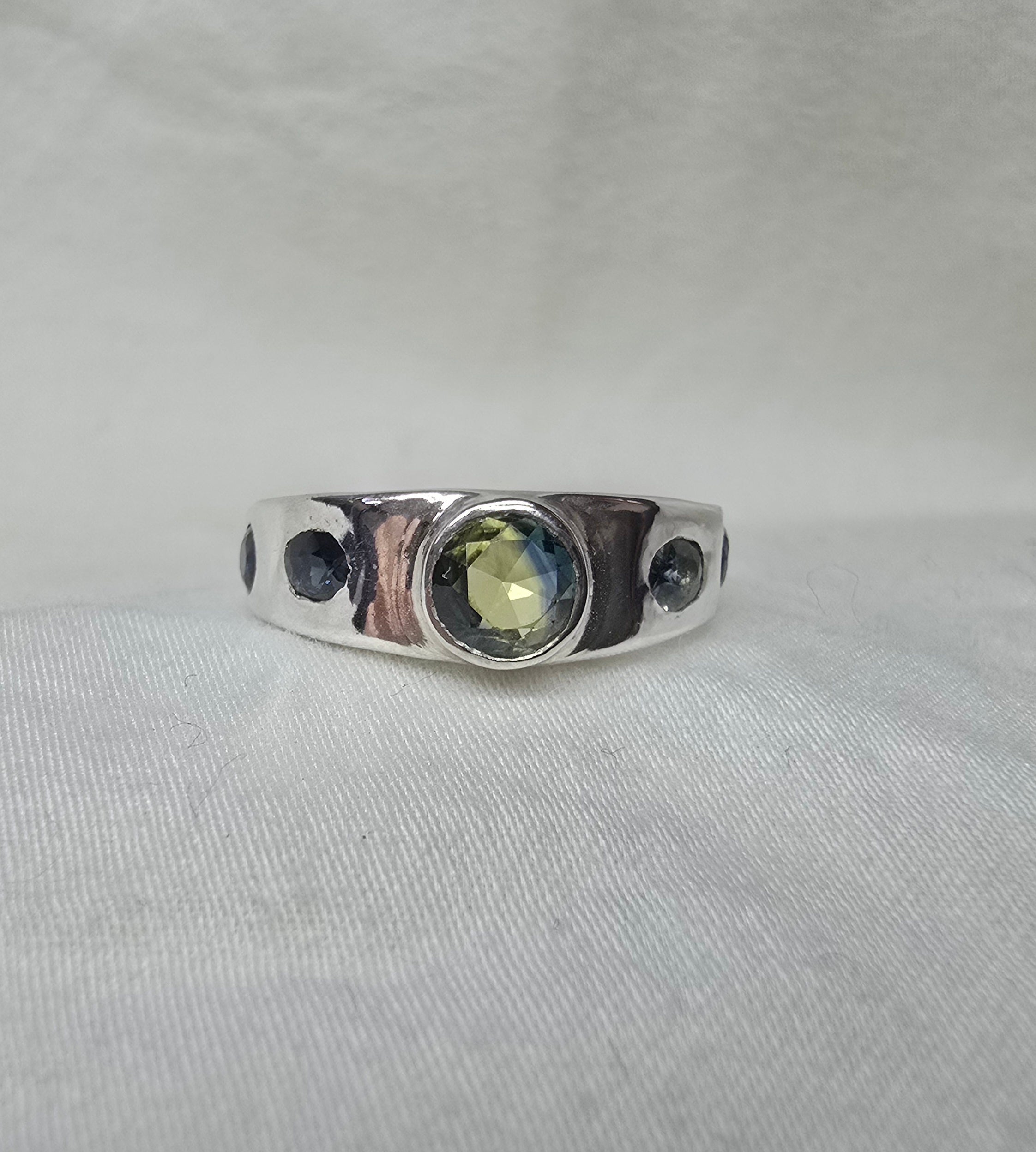 J017 - Sapphire sterling silver suite of beauty