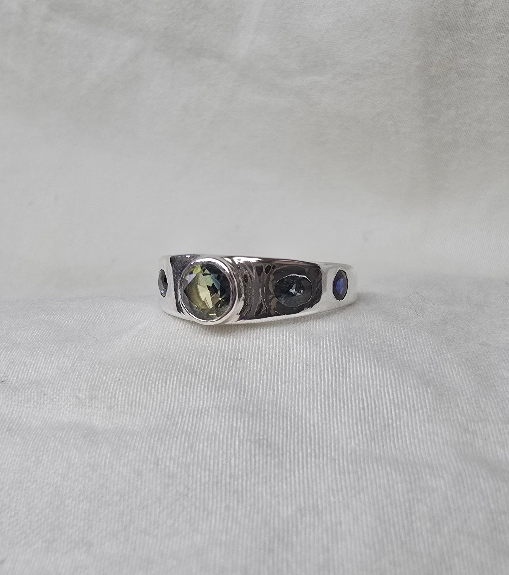 J017 - Sapphire sterling silver suite of beauty