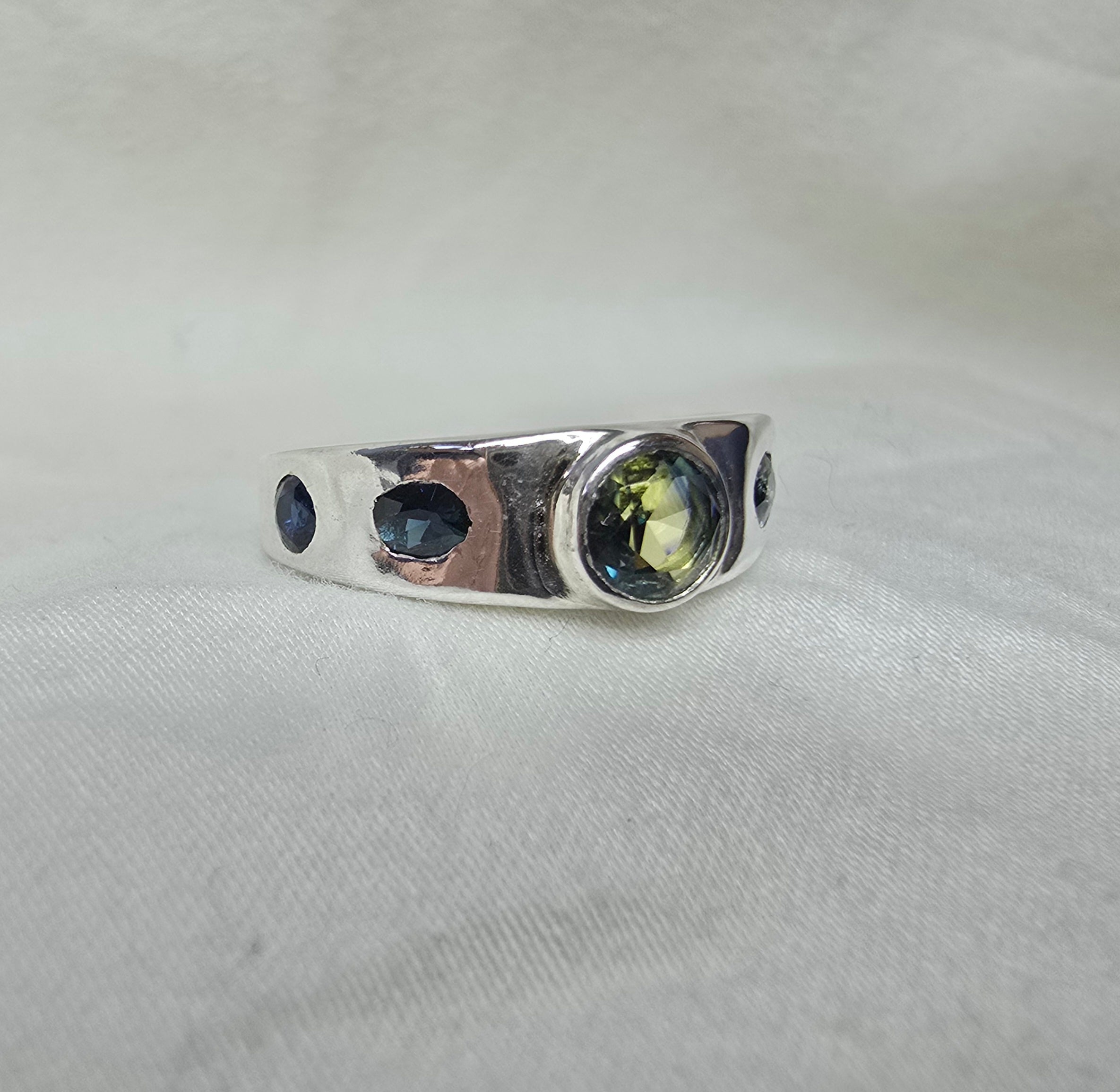 J017 - Sapphire sterling silver suite of beauty