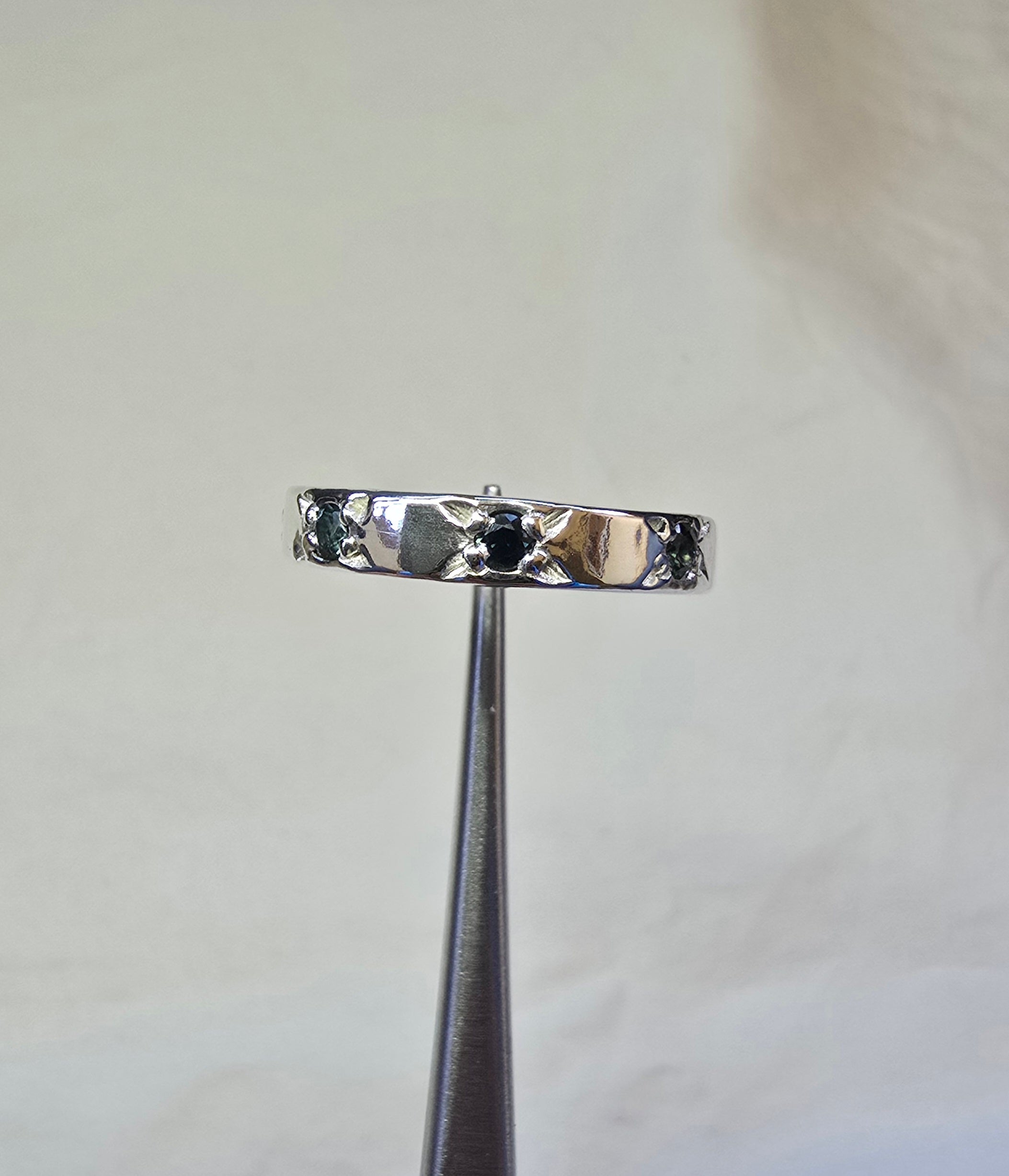 J015 - Star set blue Australian sapphire