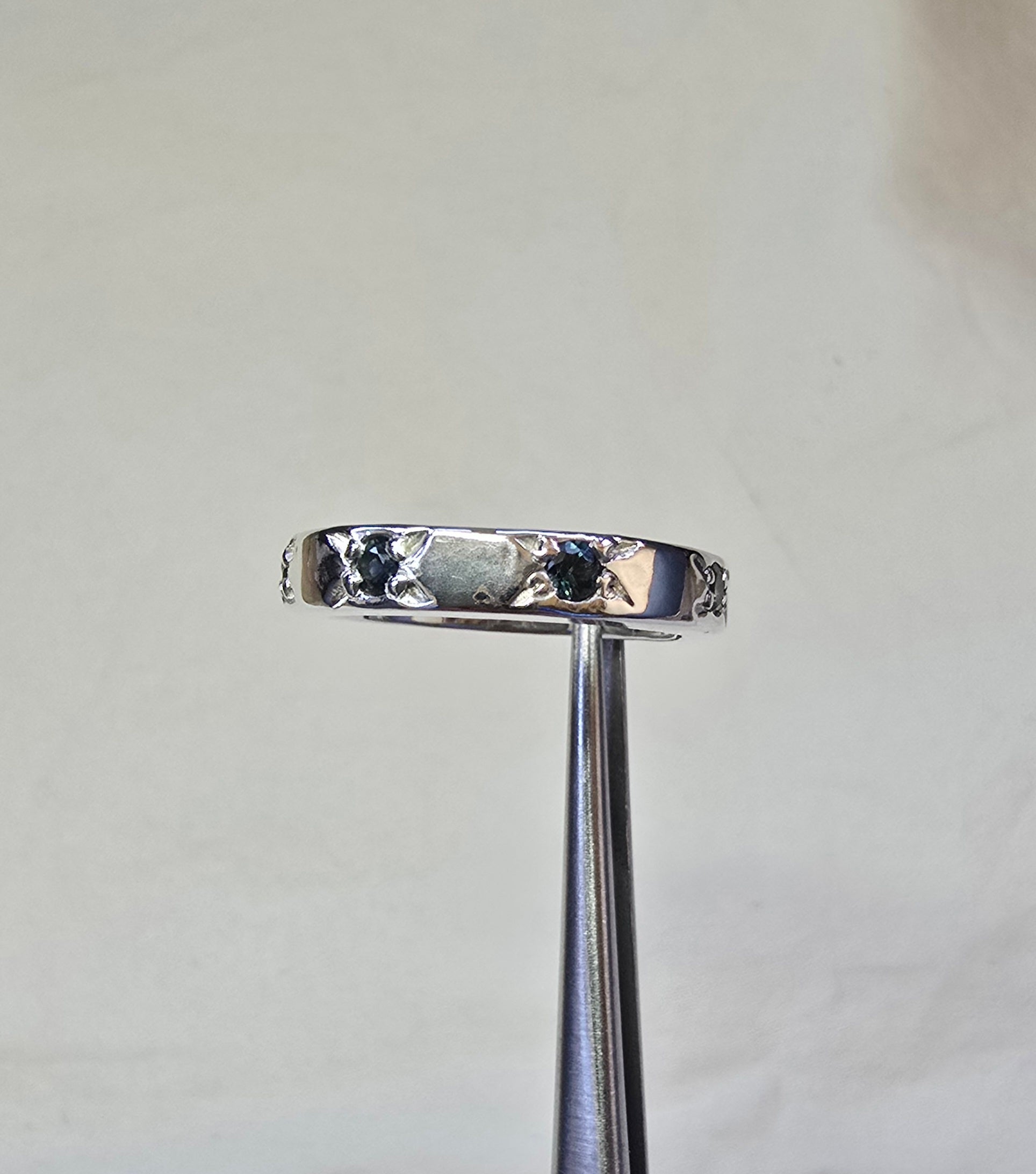 J015 - Star set blue Australian sapphire