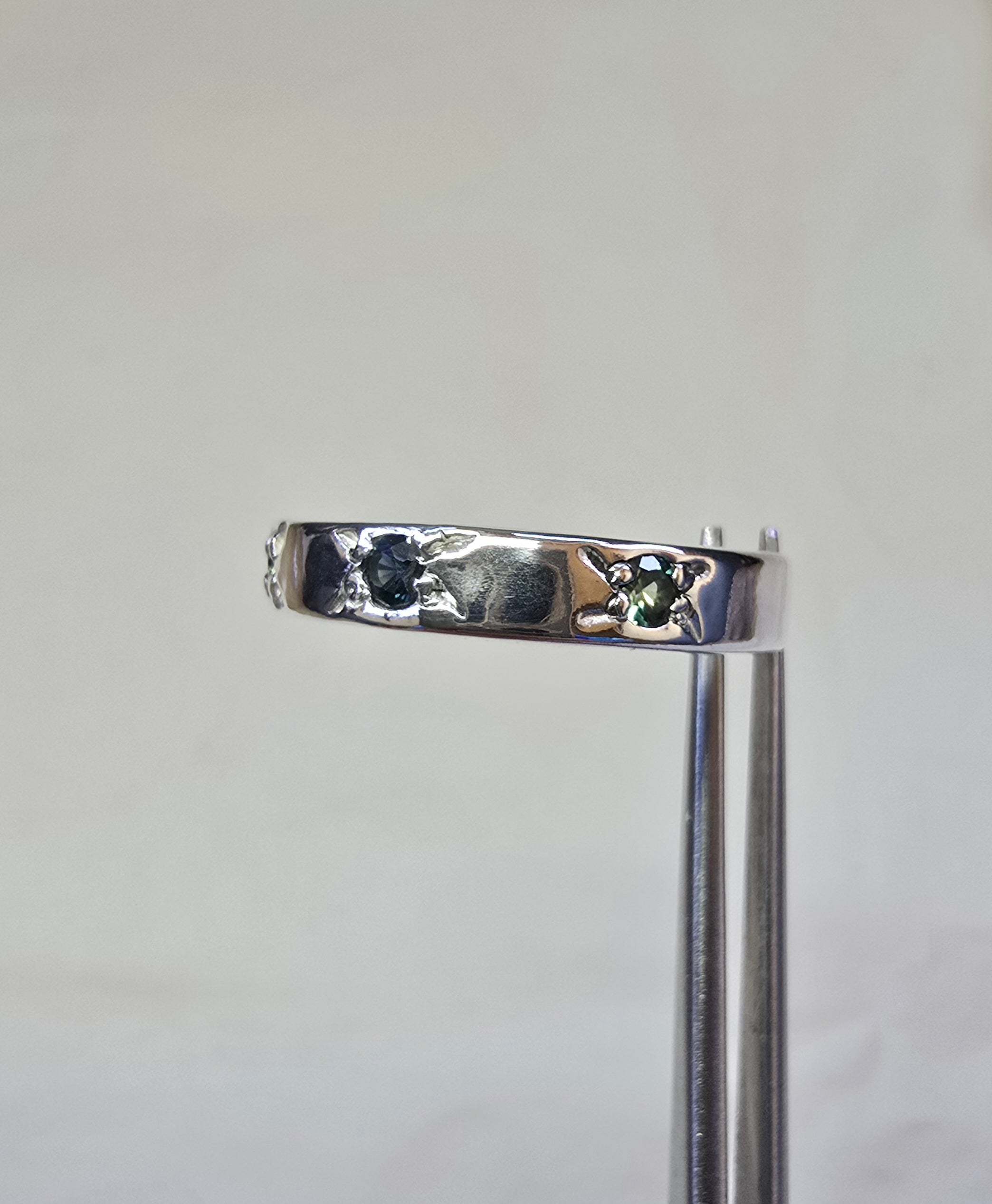 J015 - Star set blue Australian sapphire