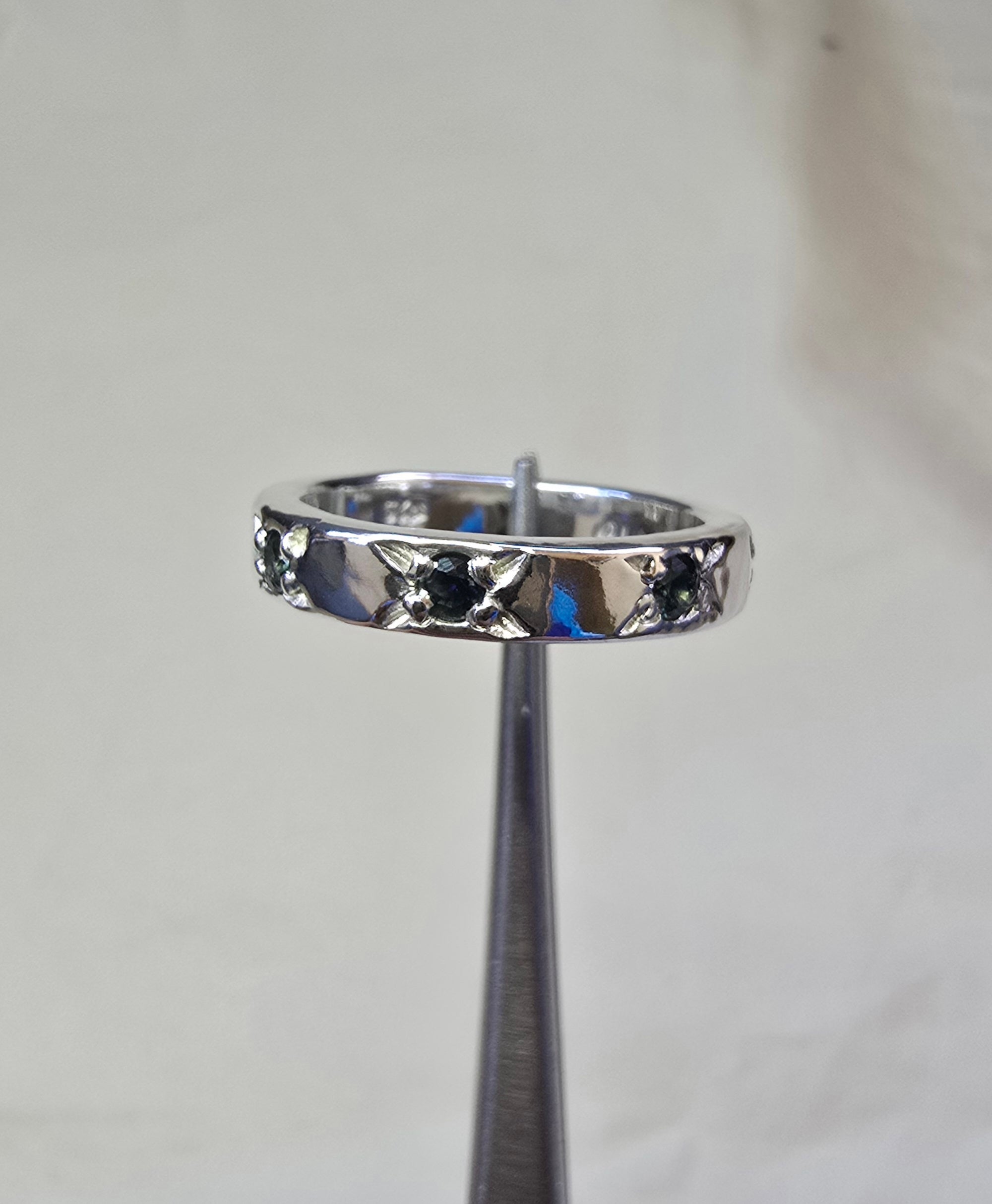 J015 - Star set blue Australian sapphire