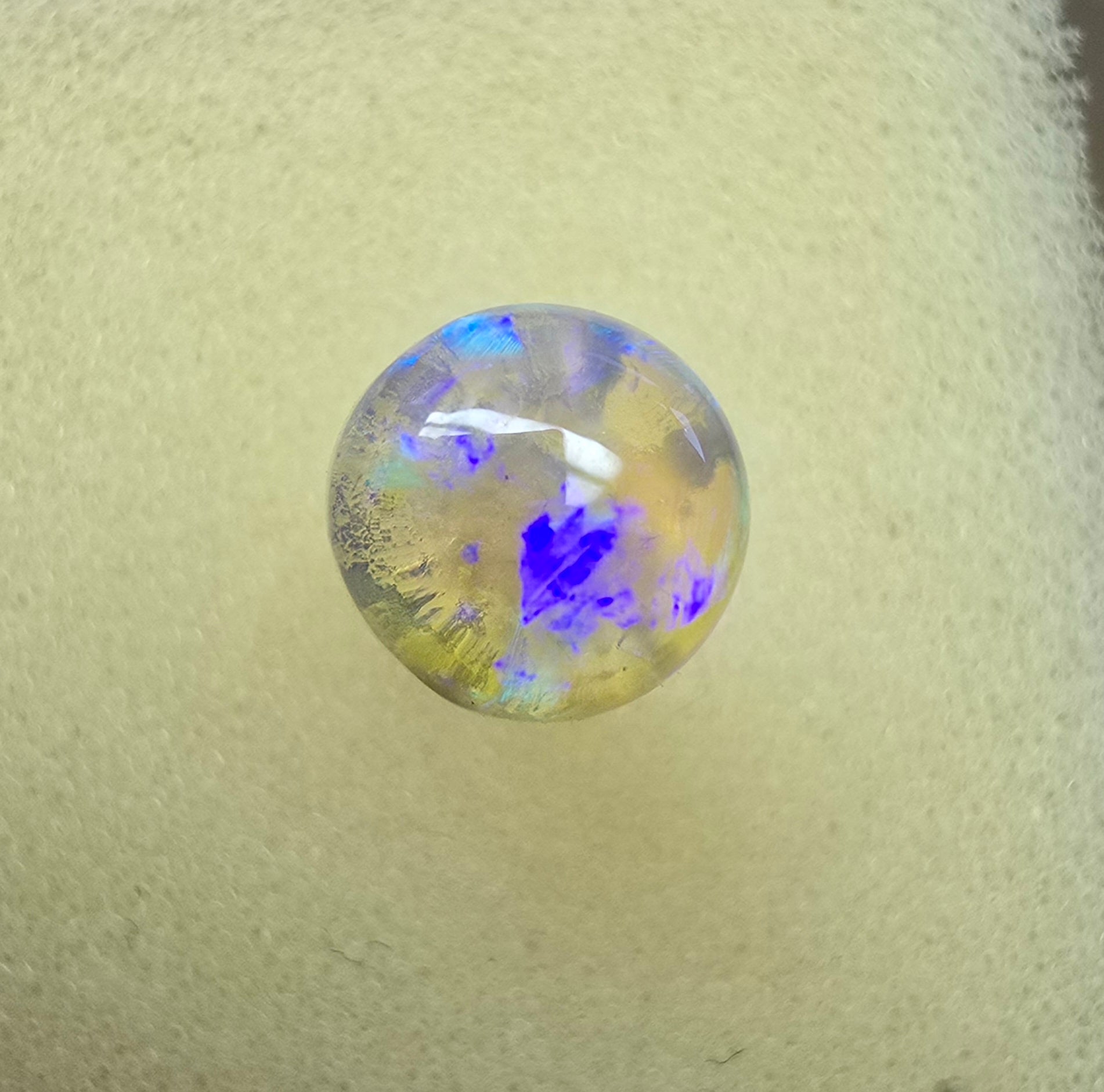 A900 - High dome gentle round cut