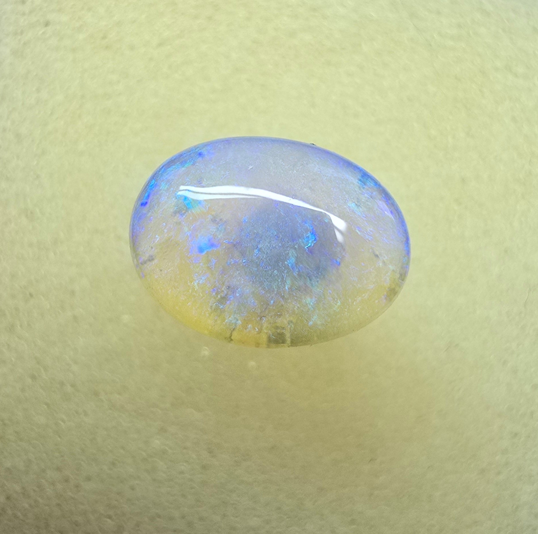 A902 - Oval cut soft crystal beauty