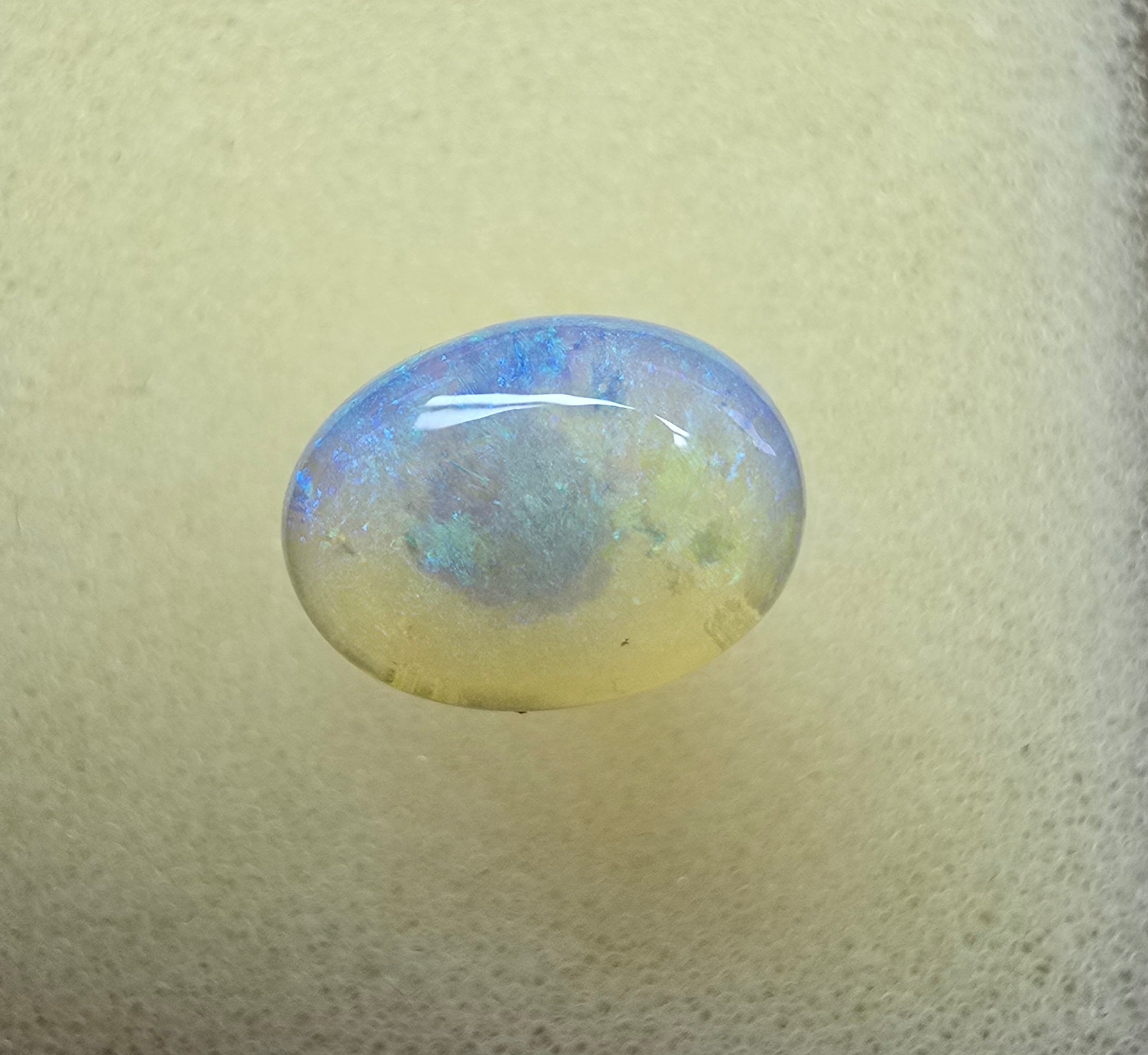 A902 - Oval cut soft crystal beauty