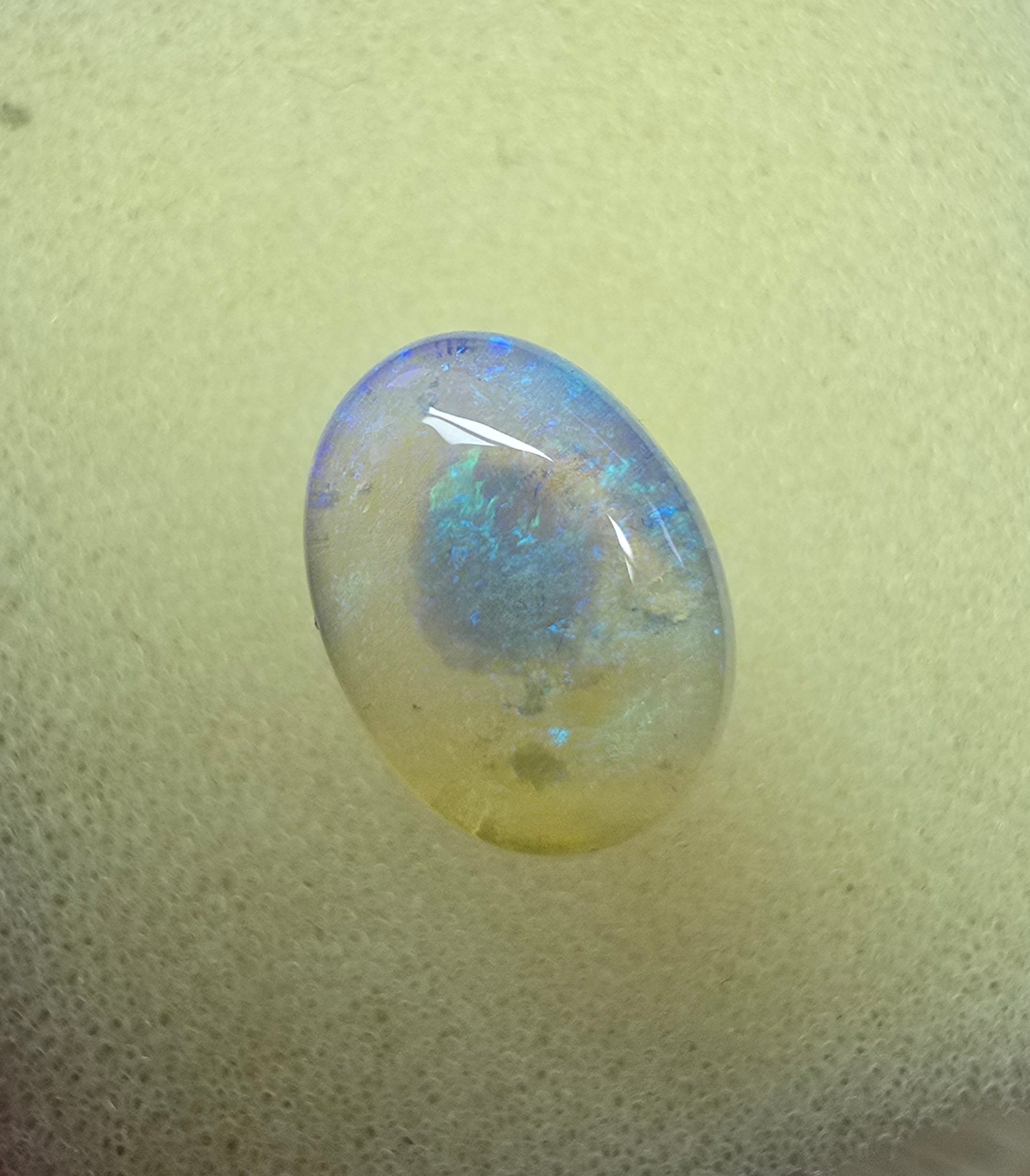 A902 - Oval cut soft crystal beauty
