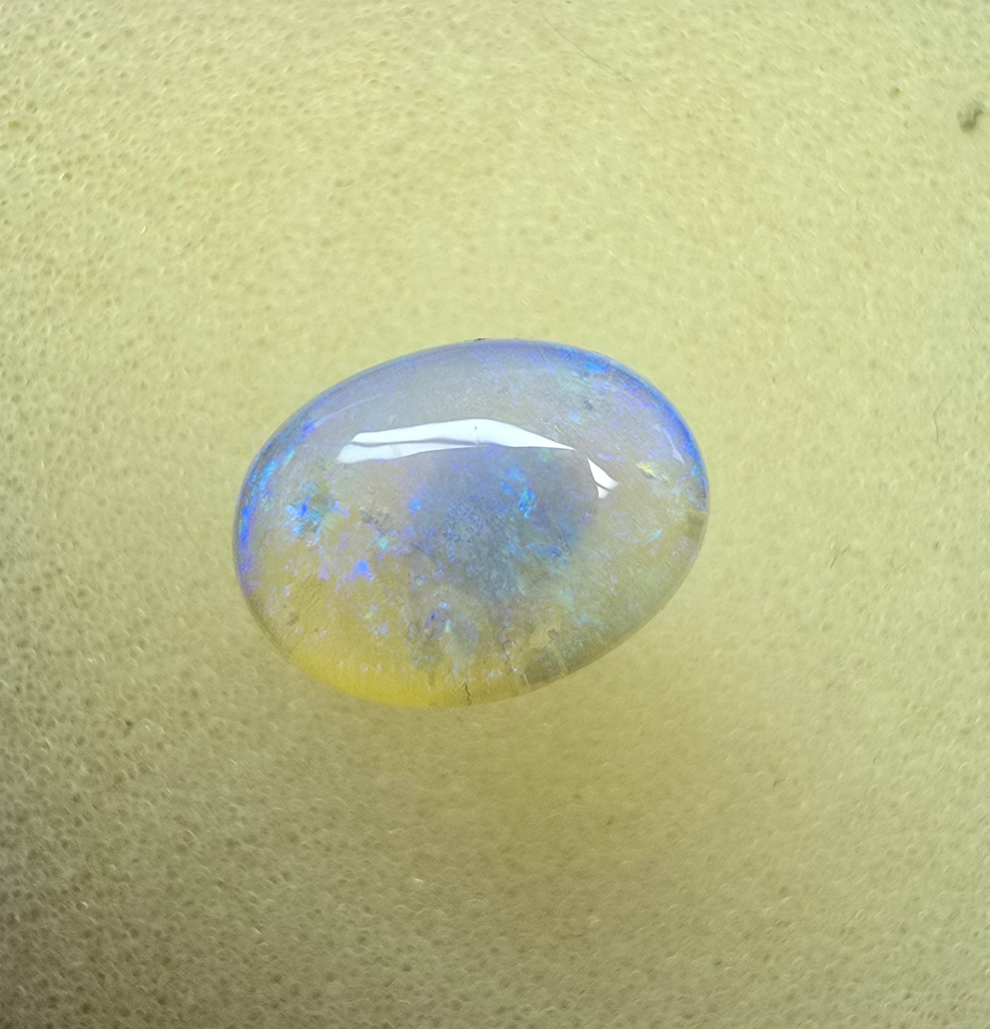 A902 - Oval cut soft crystal beauty