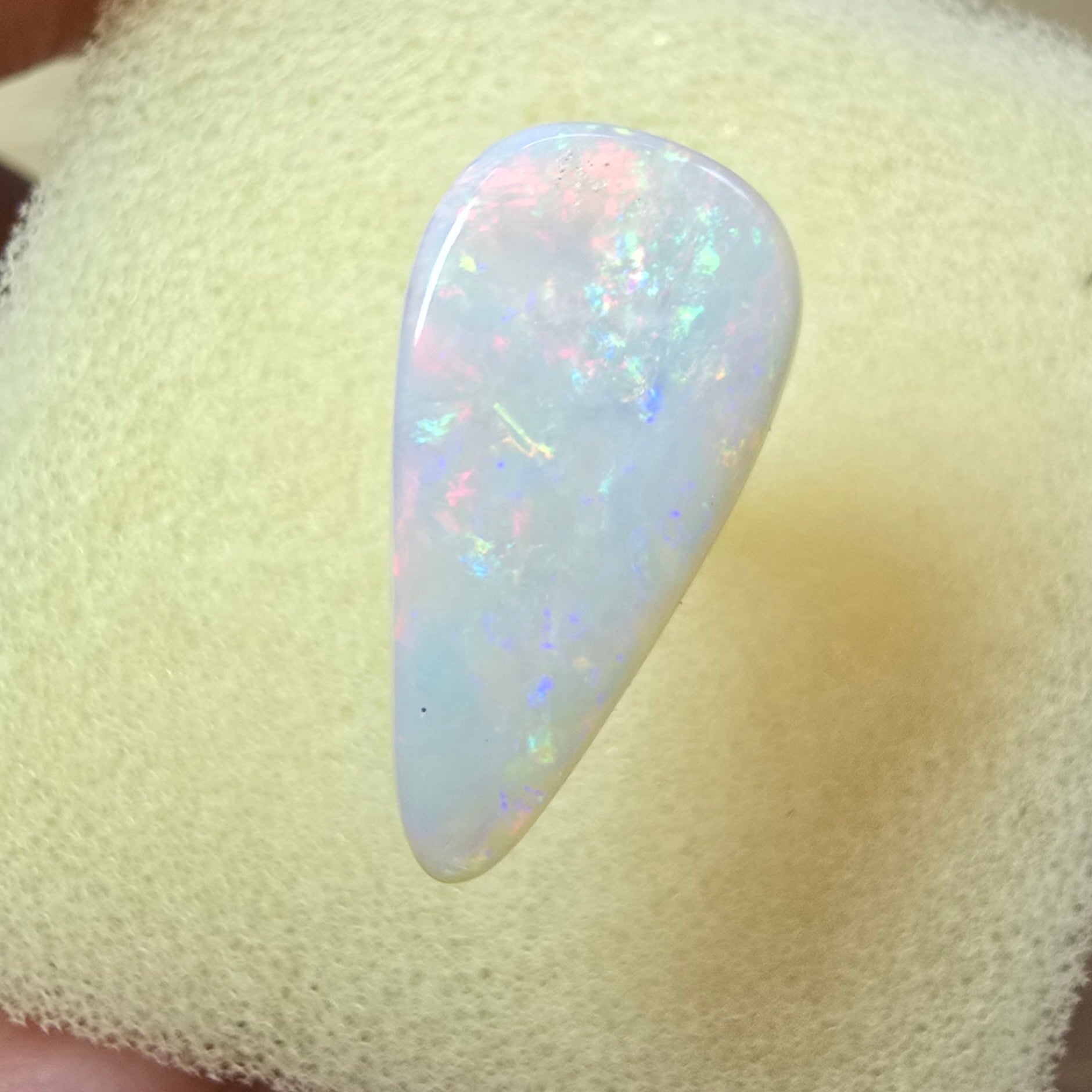 A906 - Large softly glittering drop cut