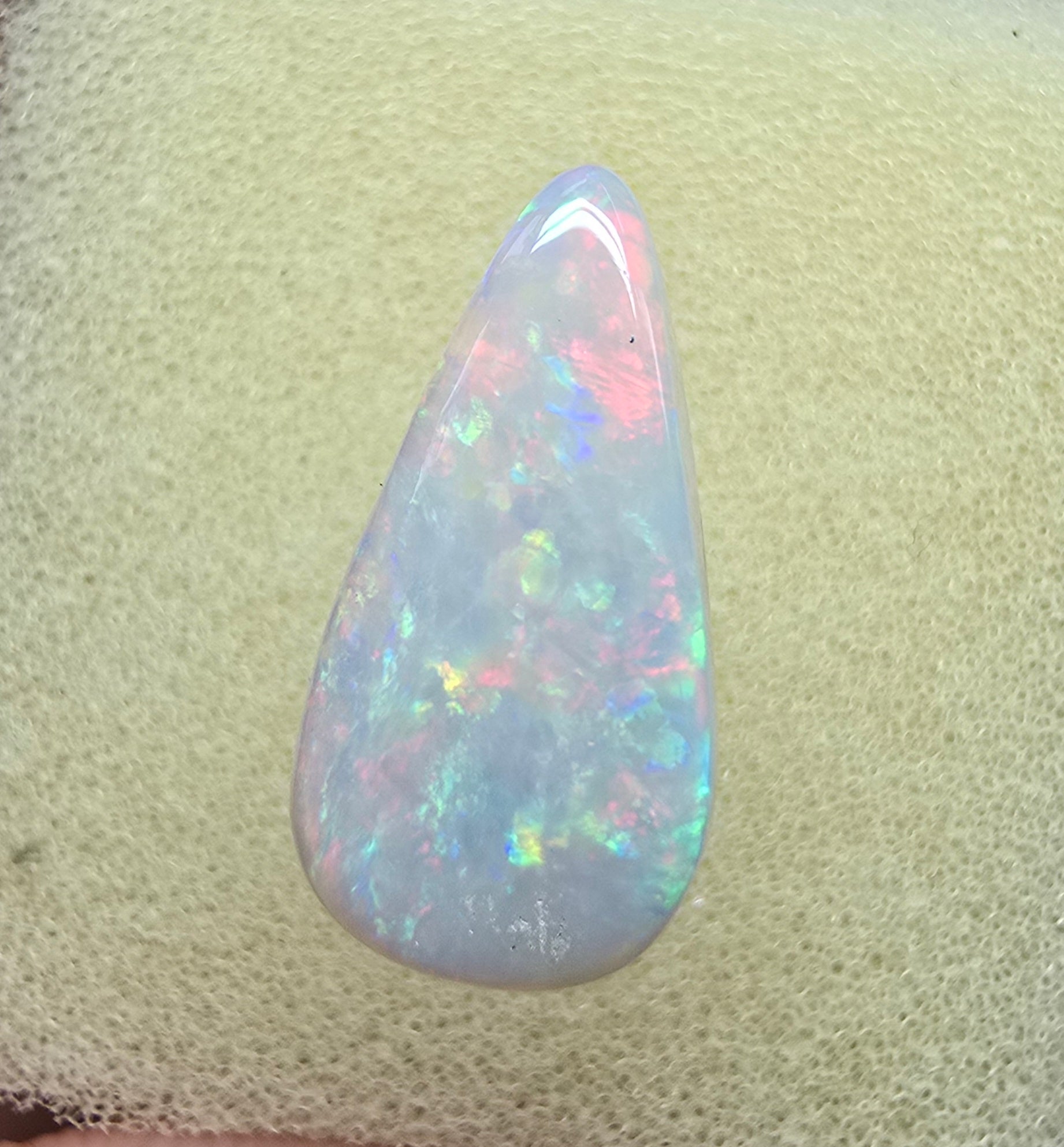 A906 - Large softly glittering drop cut