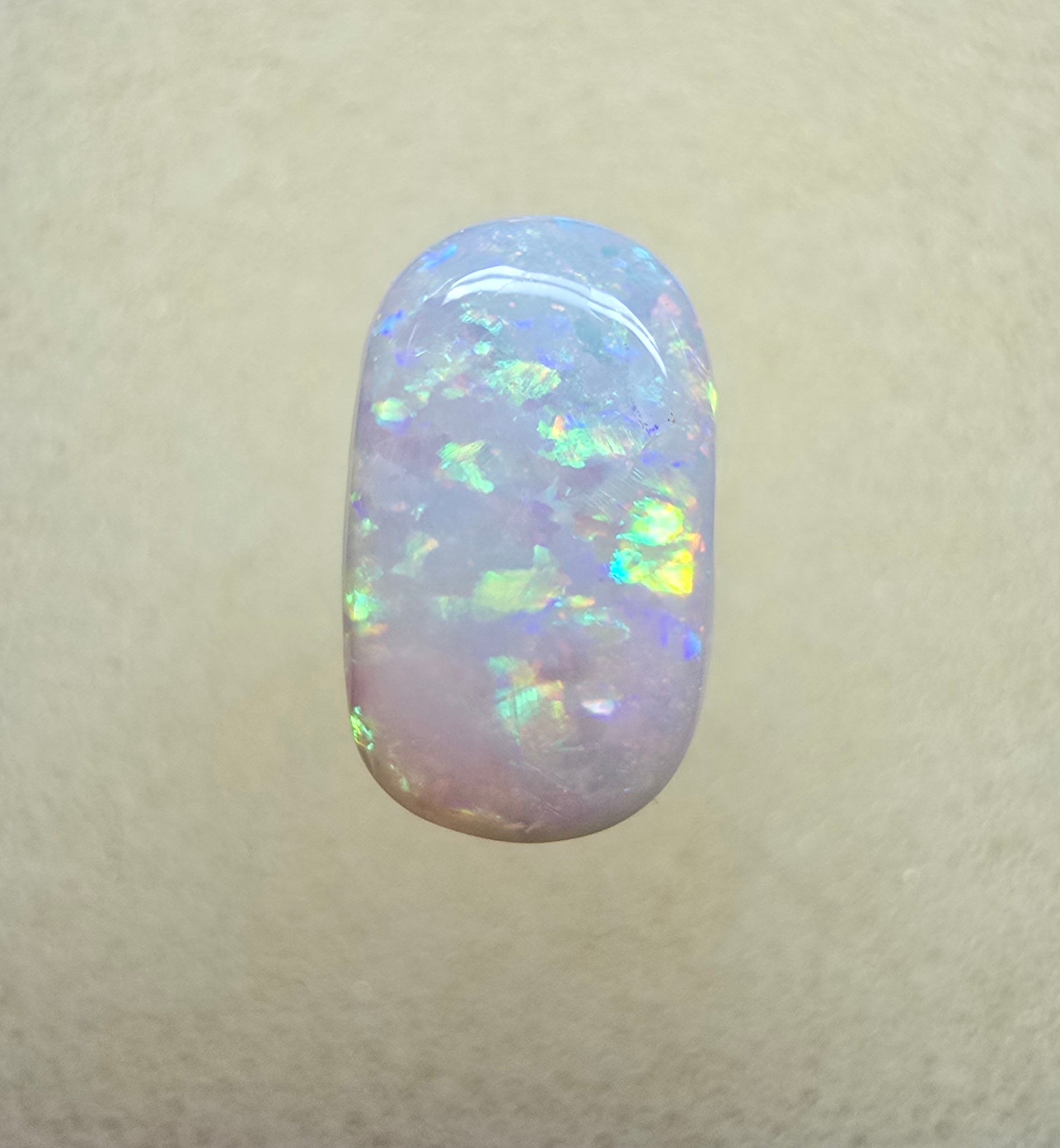 A907 - Bright oval cut ring stone
