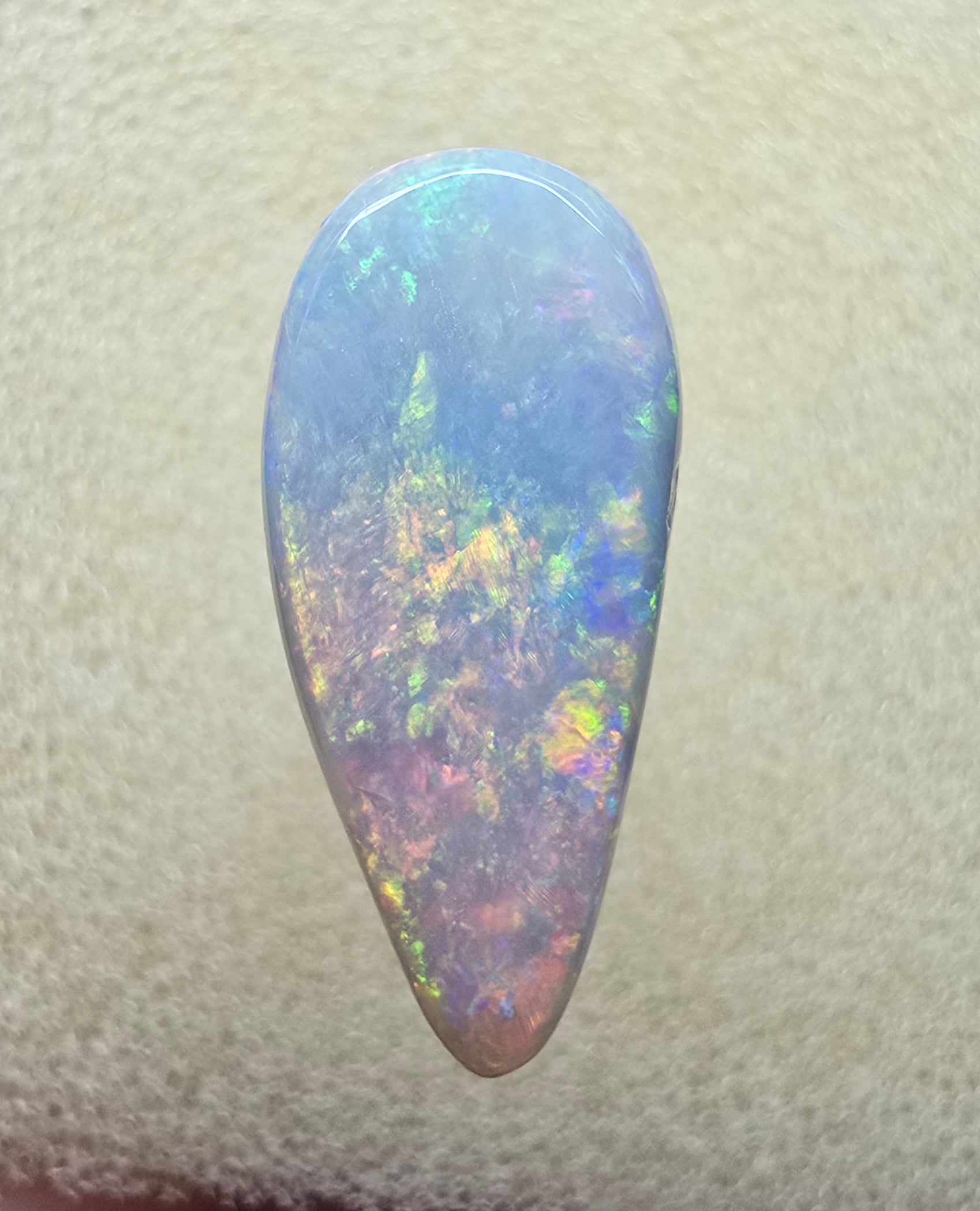 A909 - Freeform flowing drop cut beauty